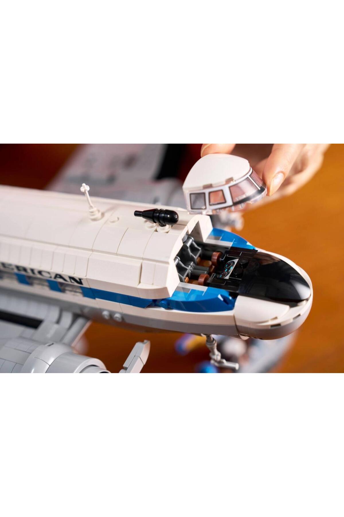 LEGO 11378 Icons Douglas™ DC-3™ PAN AM® Uçağı fotoğrafı 5 (önizleme)