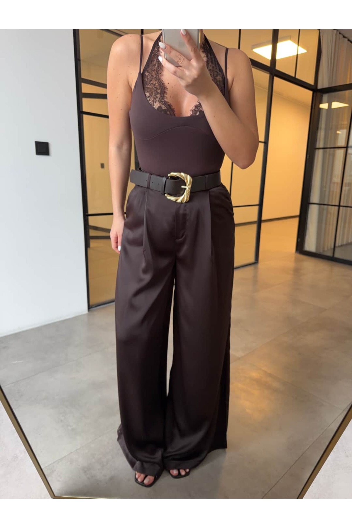 BB Bensu Buyruk  KEMERLİ SATEN PANTOLON - Görsel 3