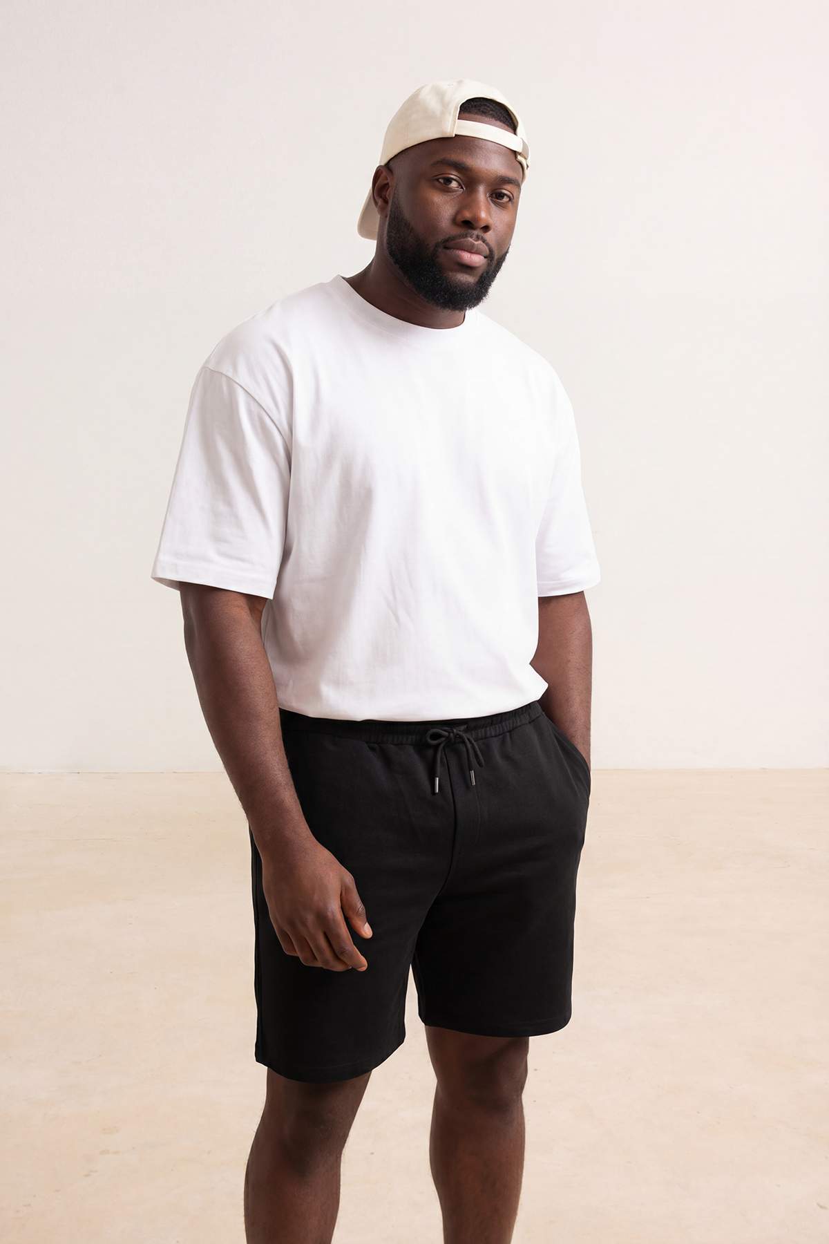 Trendyolmilla  Büyük Beden Siyah-Haki 2'li Paket Regular/Normal Kesim %100 Pamuklu Şort TMNSS24AP00000 - Görsel 6