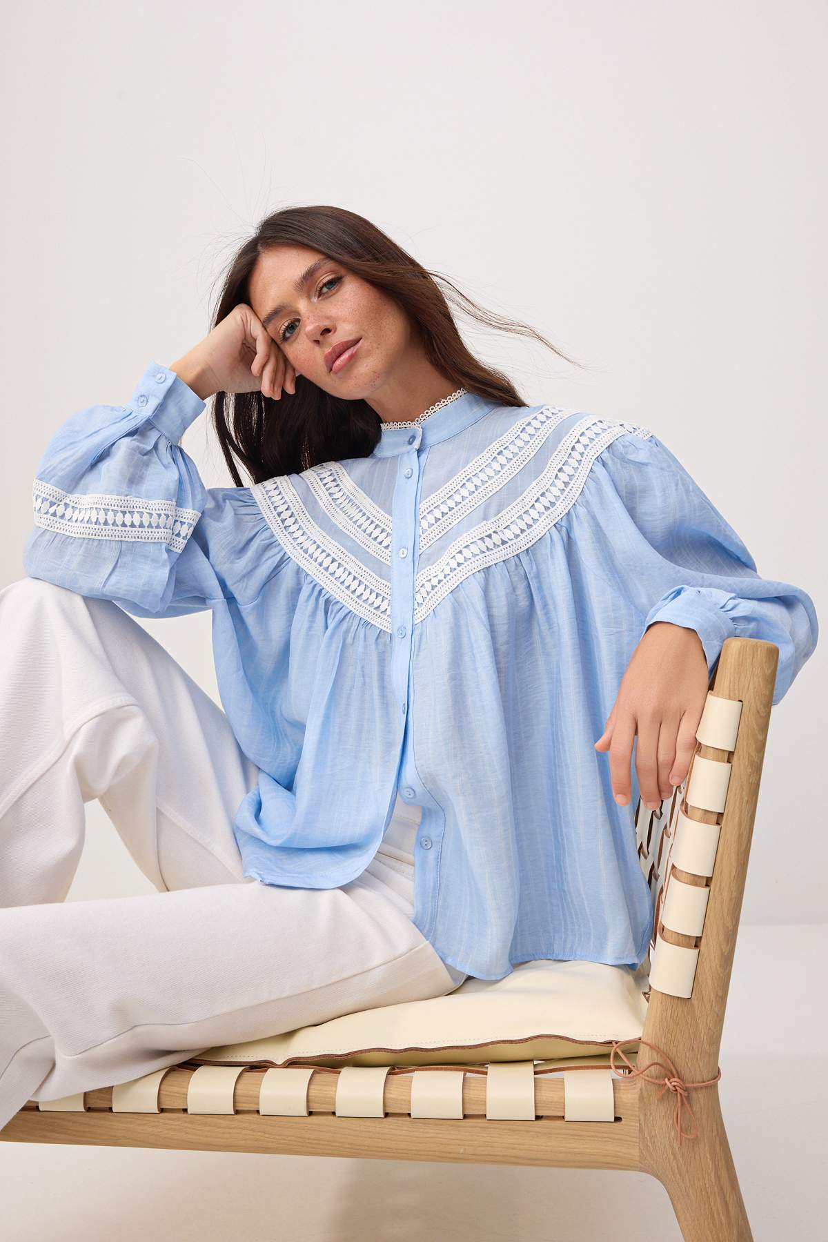 Trendyolmilla  Mavi Dantel Detaylı Geniş Kalıp Bohem Gömlek TWOSS26GO00179 - Görsel 2