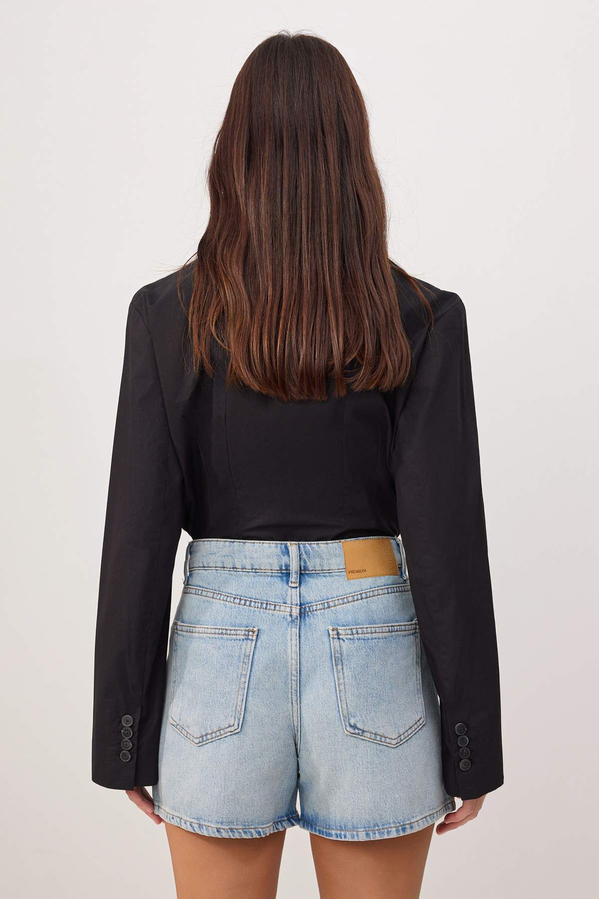 Trendyolmilla  Premium Açık Mavi Tencel Karışımlı Kumaş City Boy Denim Şort TWOSS26SR00186 - Görsel 5