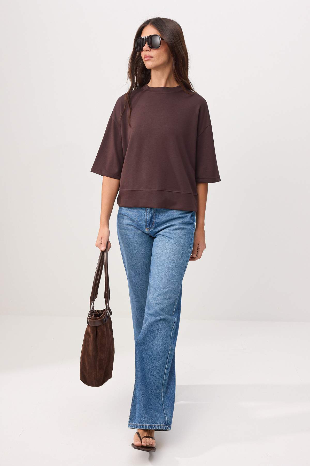 Trendyolmilla  Kahverengi Oversize/Geniş Kalıp Düşük Kol Truvakar Soft Touch Örme T-Shirt TWOSS26TS00182 - Görsel 2