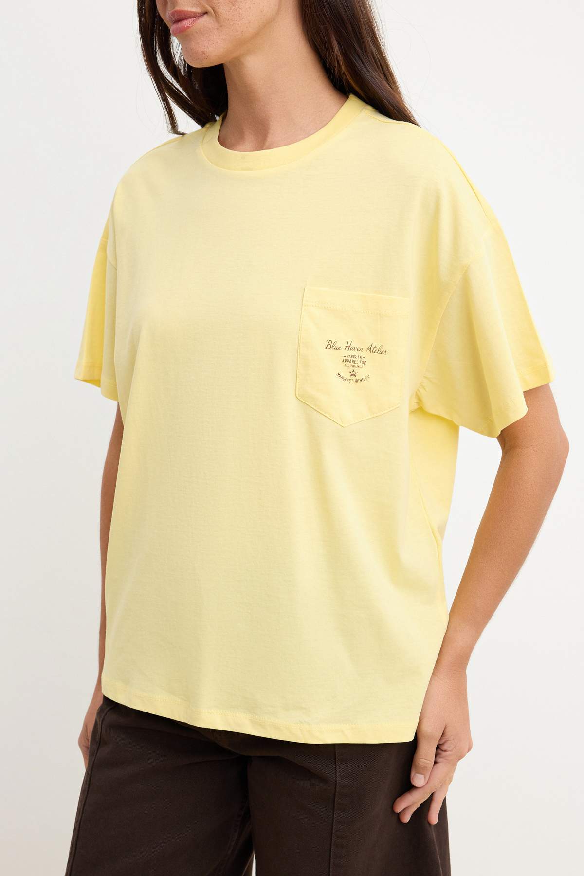 Trendyolmilla  Açık Sarı Düz Oversize Bisiklet Yaka Düşük Kol Kısa Uzun %100 Pamuk Örme T-Shirt TWOSS26TS00209 - Görsel 3