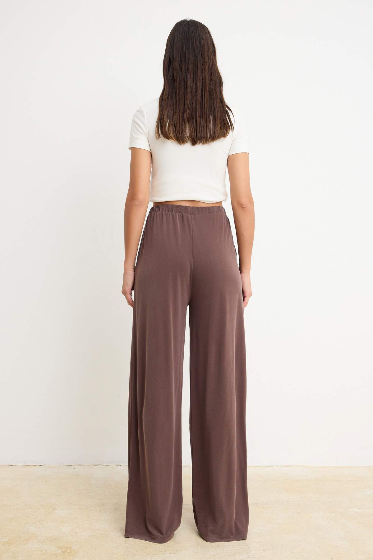 Trendyolmilla  Kahverengi More Sustainable Yumuşak Modal Wide Leg/Geniş Kesim Premium Örme Pantolon TWOSS24PL00071 - Görsel 4