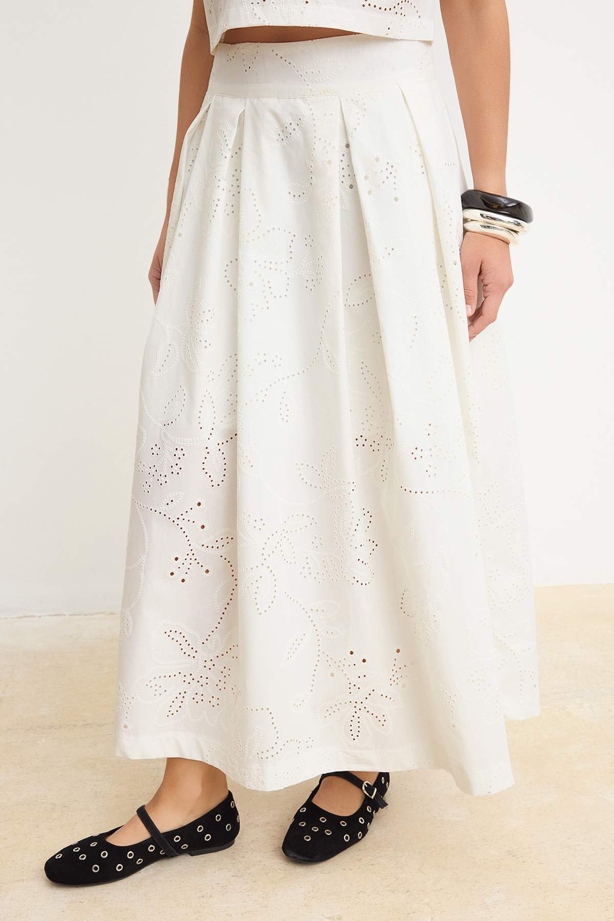 Trendyolmilla  Beyaz Fisto Detaylı Pileli Astarlı Maxi Uzun Etek TWOSS26ET00147 - Görsel 3