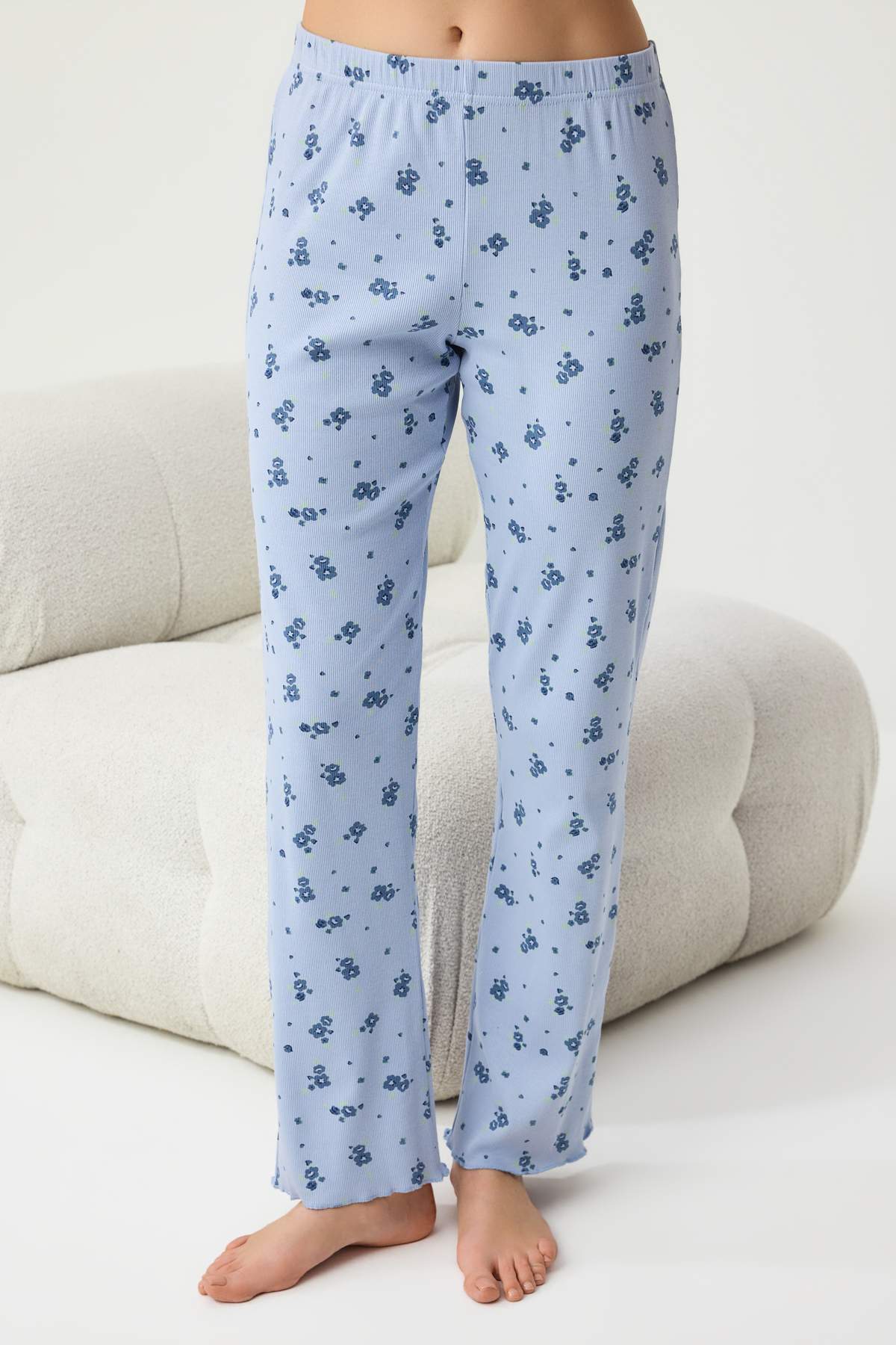 Trendyolmilla  Beyaz-Mavi 3'lü Pamuklu Çiçekli Dantel Detaylı Alt Kaşkorse Örme Pijama Takımı THMSS26PT00015 - Görsel 7