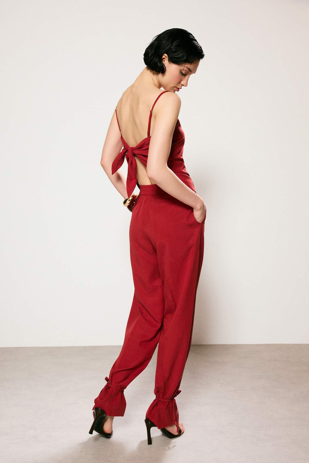 Trendyolmilla  Trendyol Studio Keten Görünümlü Kırmızı Pantolon TWOSS26PL00111 - Görsel 3