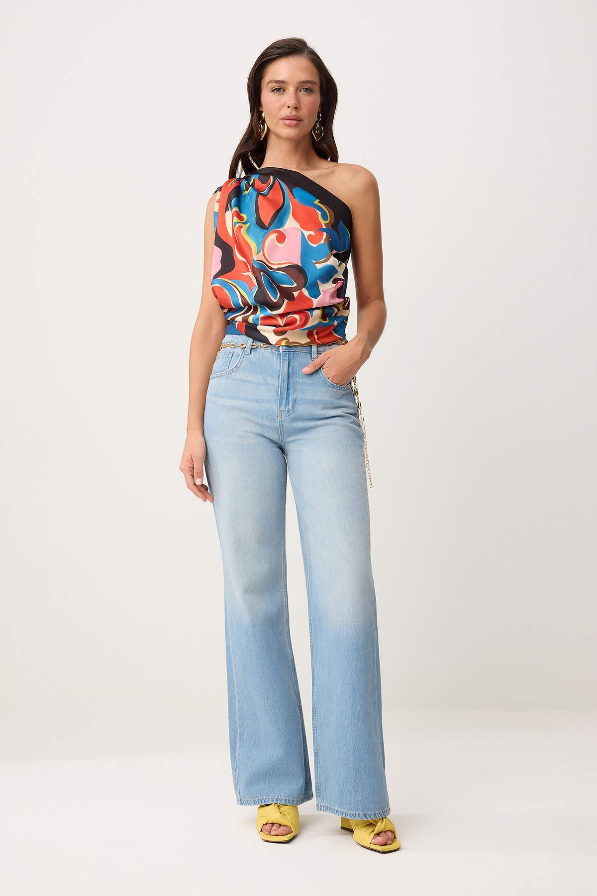 Trendyolmilla Mavi Kemerli %100 Pamuk Zincir Kemer Detaylı Yüksek Bel Wide Leg Jeans TWOSS26JE00233