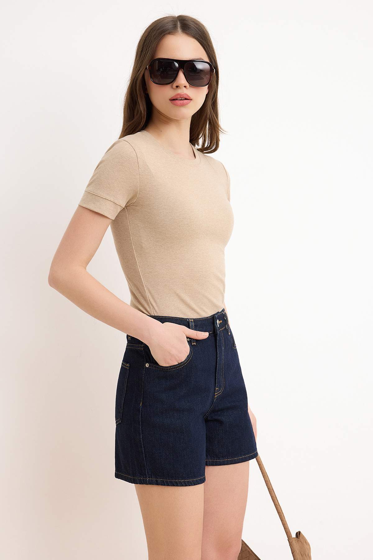 Trendyolmilla  Koyu Mavi Yüksek Bel City Boy Denim Şort TWOSS26SR00219 - Görsel 2