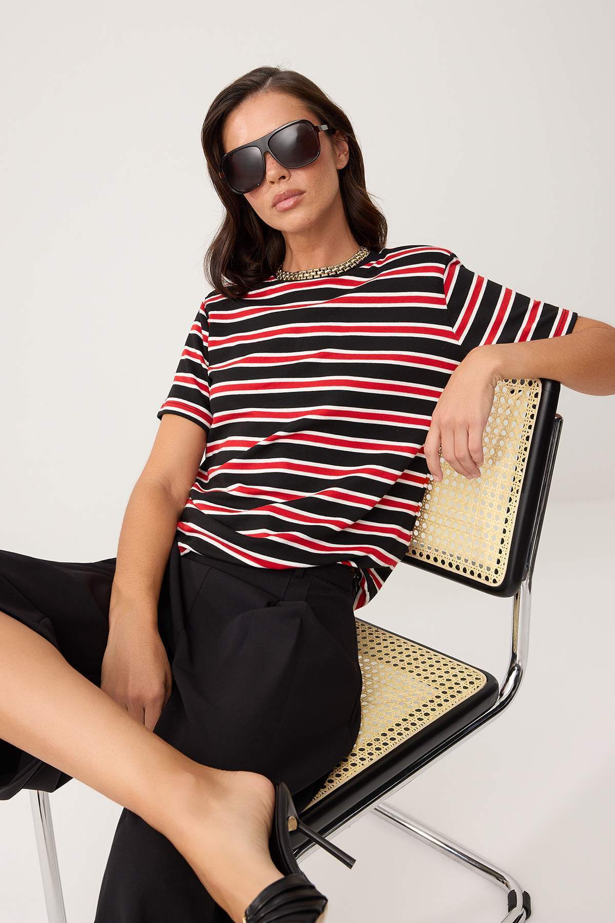 Trendyolmilla  Kırmızı Çizgili Regular/Normal Kalıp Kısa Kollu Tok %100 Pamuk Vatkalı Örme T-Shirt TWOSS26TS00031 - Görsel 2