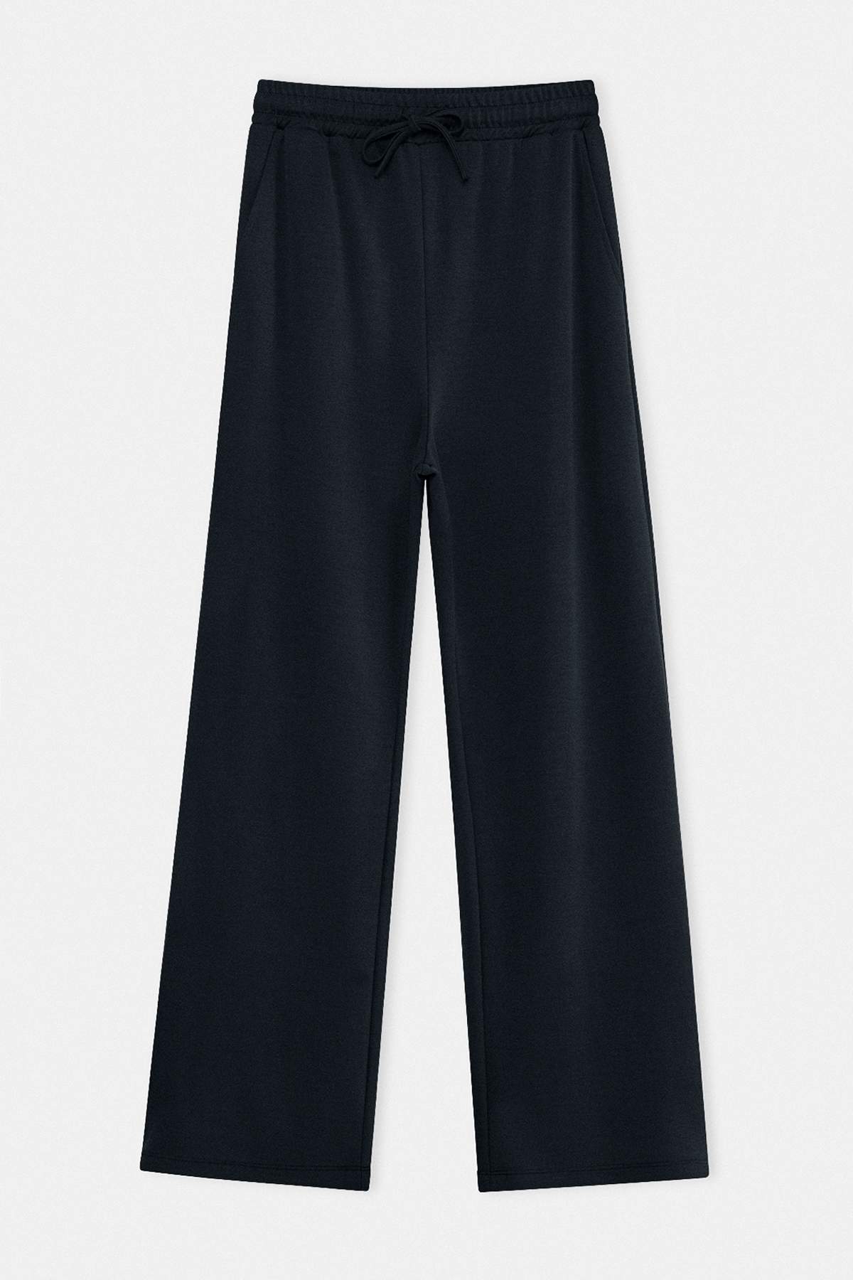 Trendyolmilla  Siyah Bisiklet Yaka Kısa Kol Lastikli Rahat Kalıp Alt - Üst Takım - Görsel 3