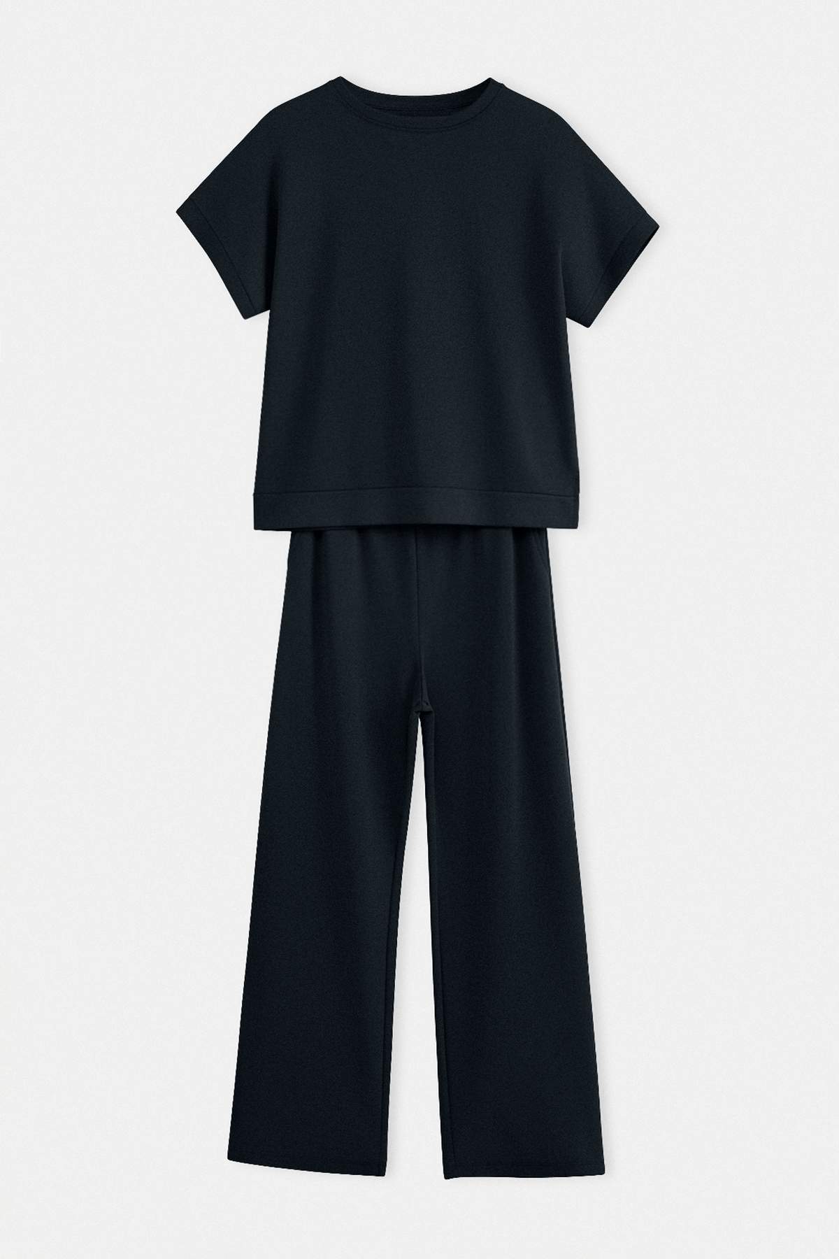 Trendyolmilla  Siyah Bisiklet Yaka Kısa Kol Lastikli Rahat Kalıp Alt - Üst Takım