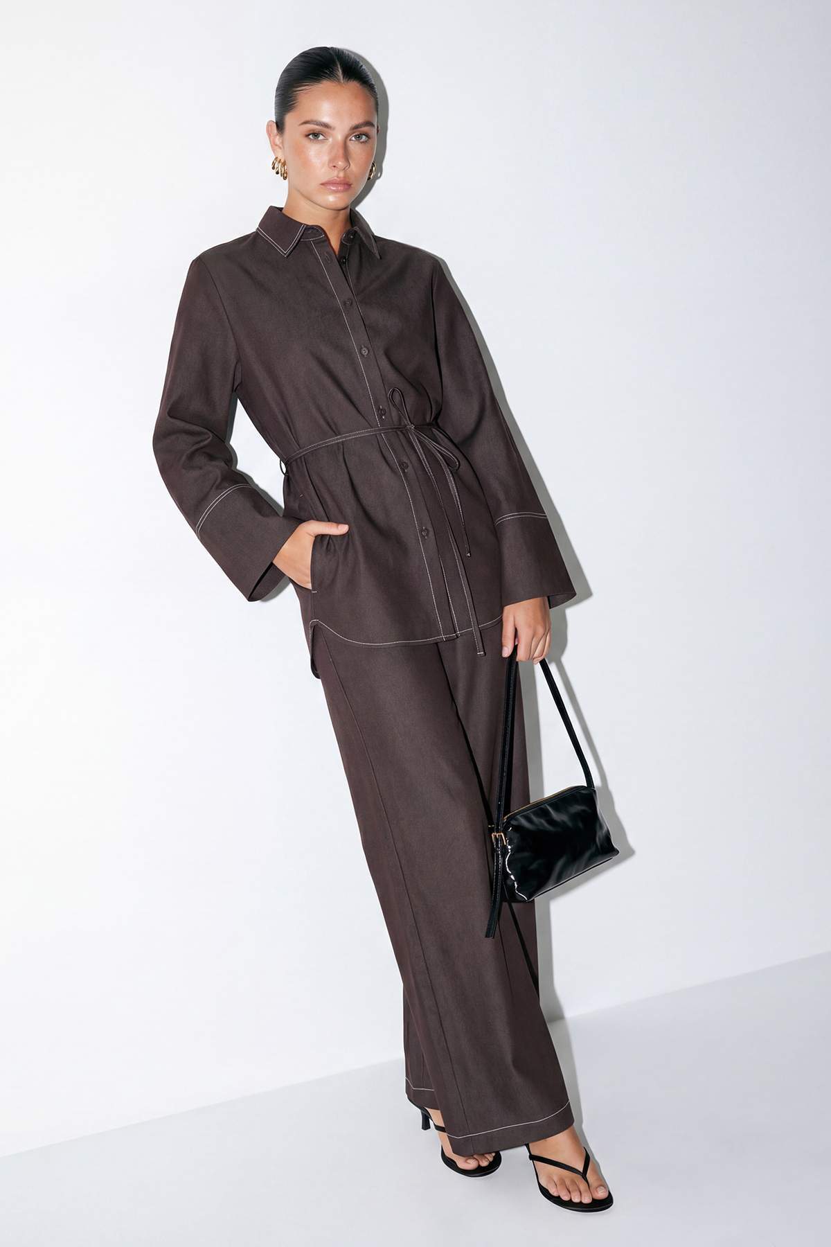 Trendyolmilla  Kahverengi Denim Baharlık Beli İpli Gömlek Yaka Rahat Takım TDRSS26AU00016