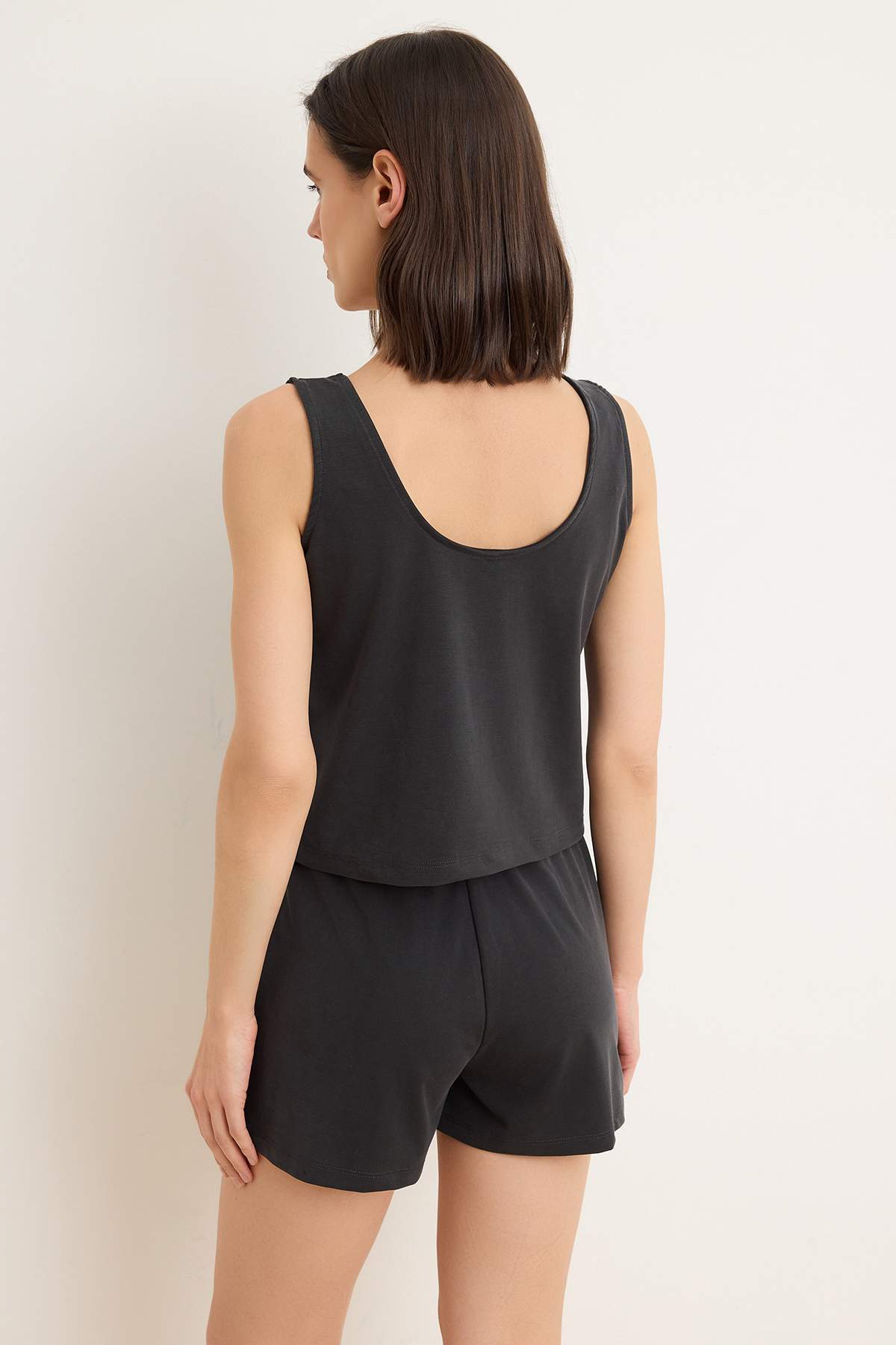 Trendyolmilla  Antrasit Relaxed Havuz Yaka Geniş Paça Kısa / Mini Modal Örme Alt Üst Takım TWOSS26AU00150 - Görsel 4