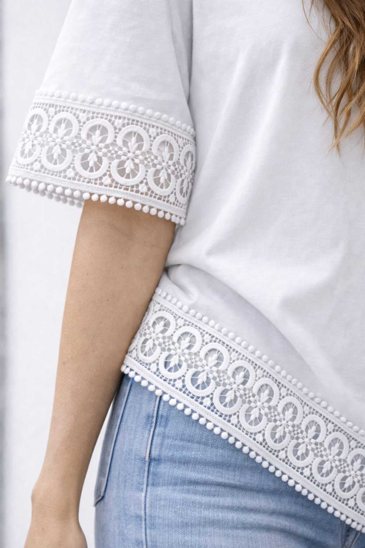 Benedetto  Yeni Sezon Kadın Bisiklet Yaka Modal Pamuk Dantel Detaylı Asimetrik Kesim Basic Kısa Kollu Tişört - Görsel 4