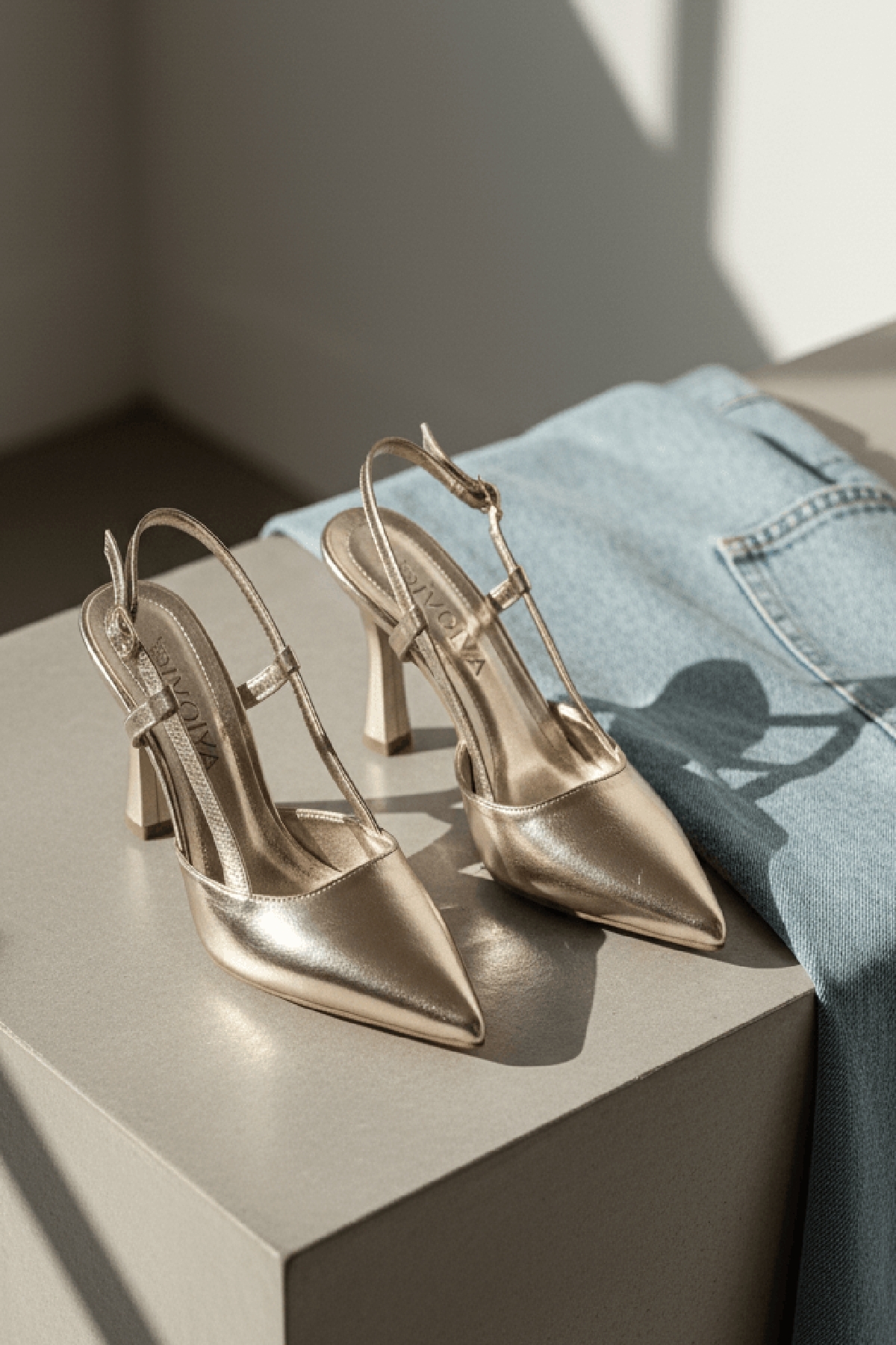 Semiras Gold Wrinkled Spring Sides Open ( 9 cm Heels ) Pointed Toe Heels