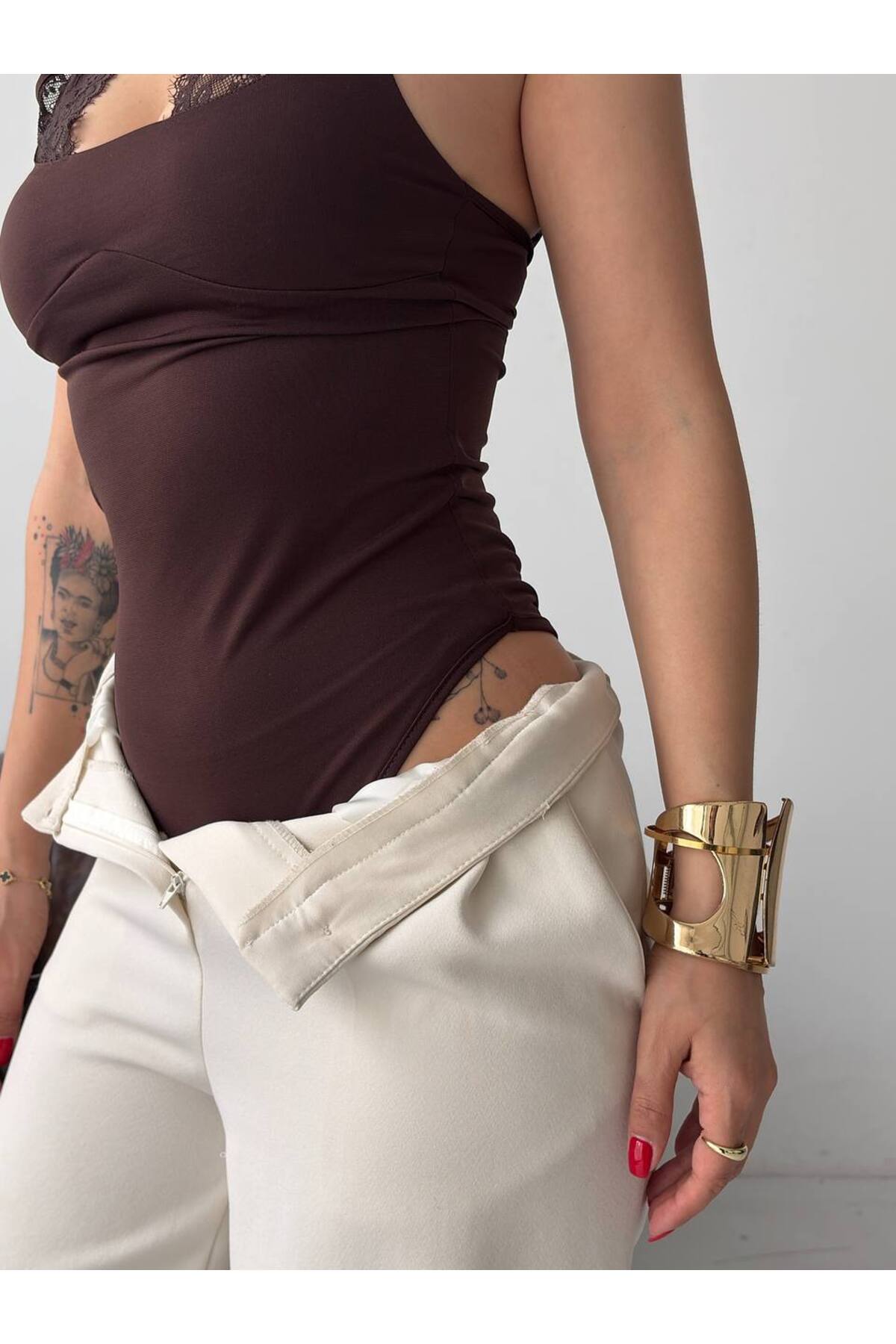 pantofashion  DANTEL DETAYLI ASKILI BLUZ - ÇIT ÇITLI BODY - Görsel 2