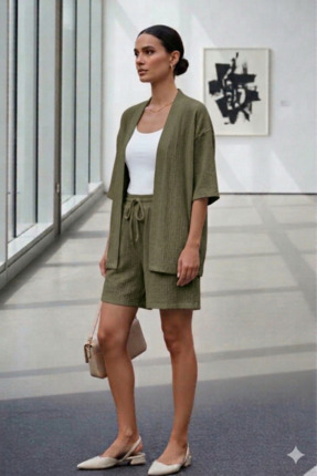 NO 601 Kadın Haki Yeşil Bürümcük Dokulu Oversize Kimono ve Beli Lastikli Şort...