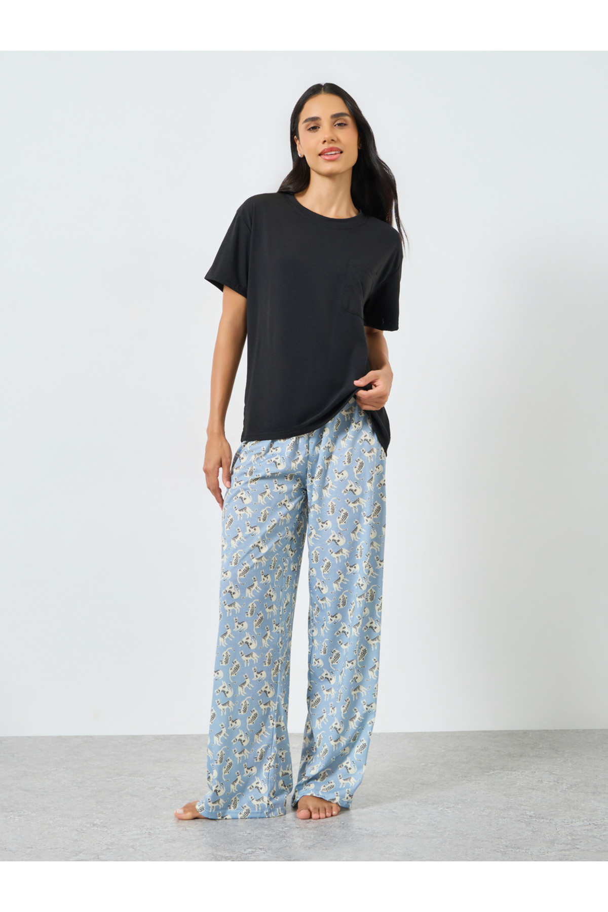 Styli Solid Pocket T-Shirt and Cat Print Pyjama Set