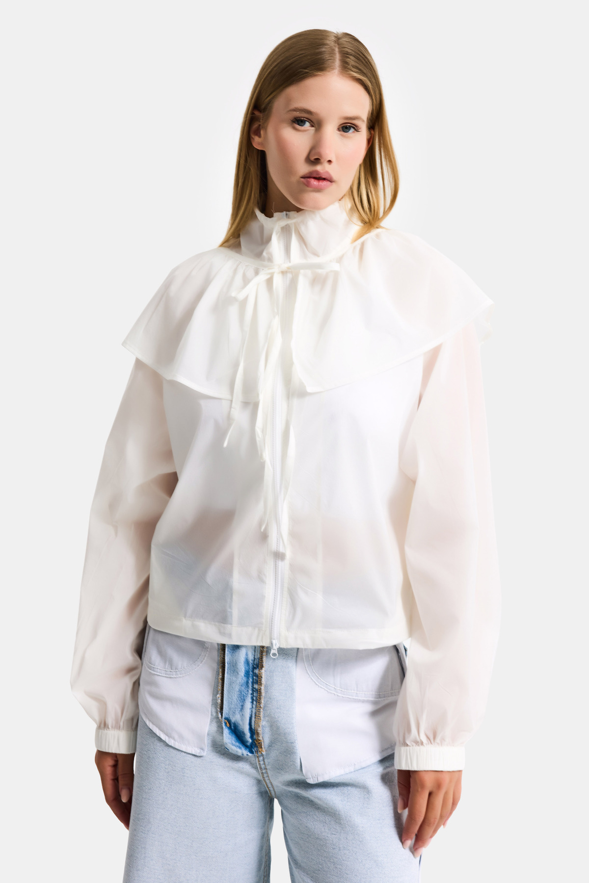 it's basic Kadın Ekru w5 Oversize Yakalık Detaylı Özel Kumaş Tasarım Yağmurluk görsel 4