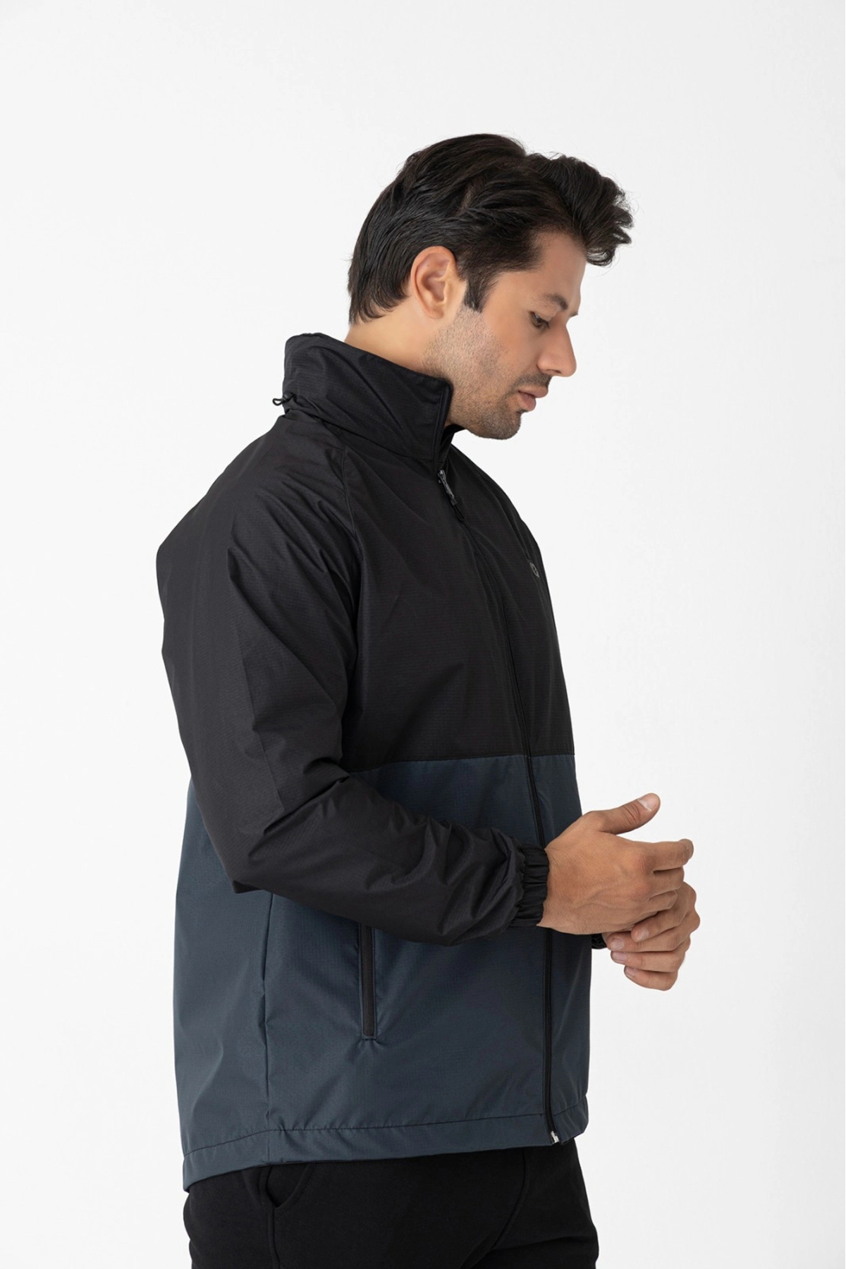 Yağmurluk Siyah 5038-10 — رنگارنگ P3022S8980 — تصویر 3 از 6