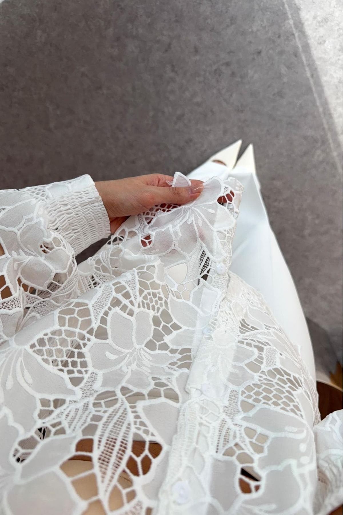 Nisam  Güpür Gömlek - Görsel 2