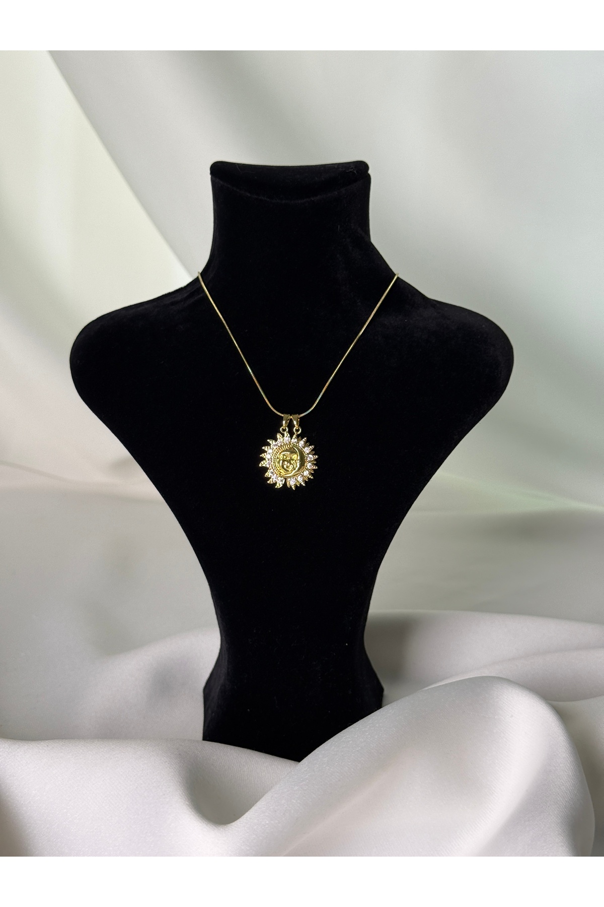 Vintage Ay Güneş Figürlü Zirkon Taşlı Gold Renk Kadın Kolye