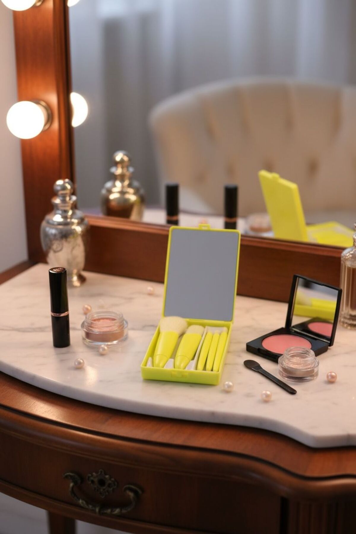 Fosfor Sarı 5’li Aynalı Makyaj Fırça Seti | Taşınabilir ve Profesyonel Makyaj Fırçaları