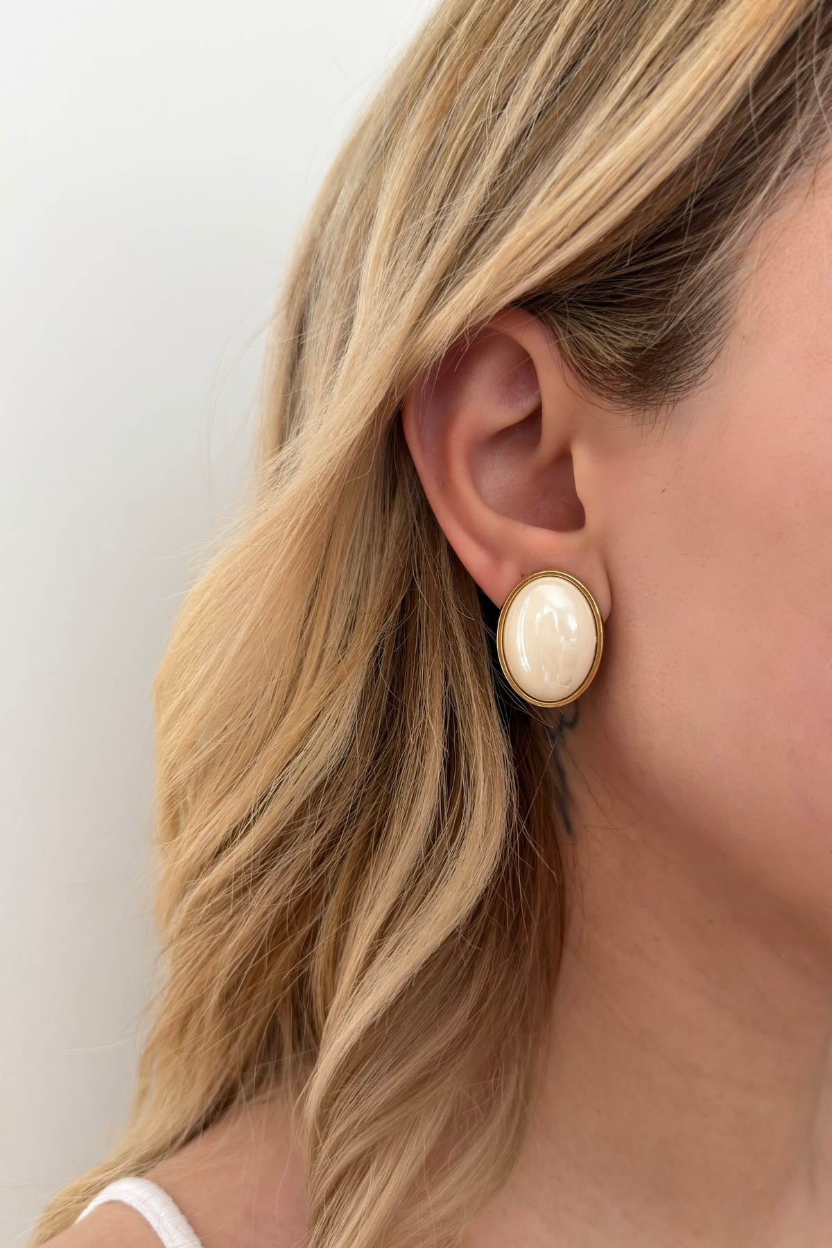 Bridge Gold Detail Pearl Earrings