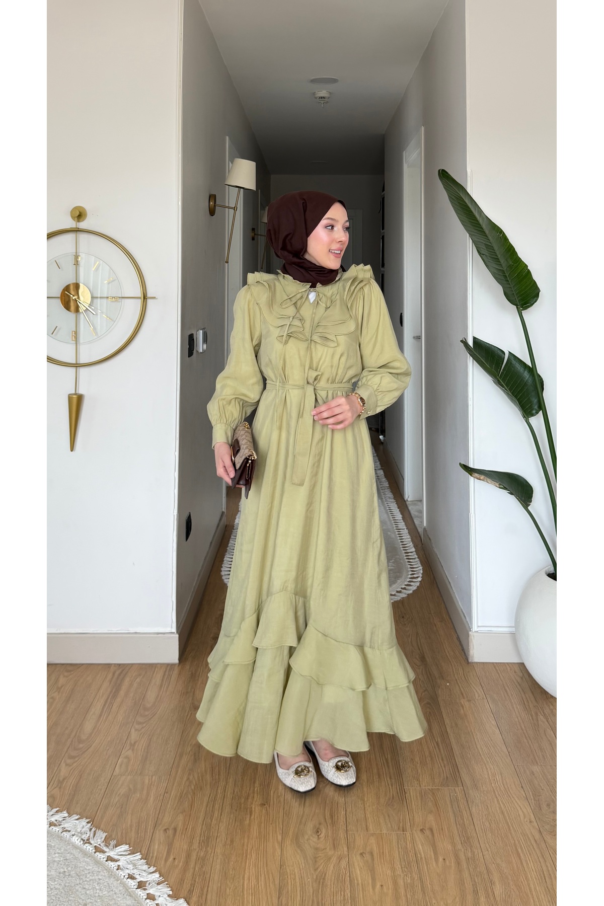 merve ada design  Kadın Volan Yaka Detaylı Vual Kumaş Tesettür Elbise İNCE ASTARLI - Görsel 3