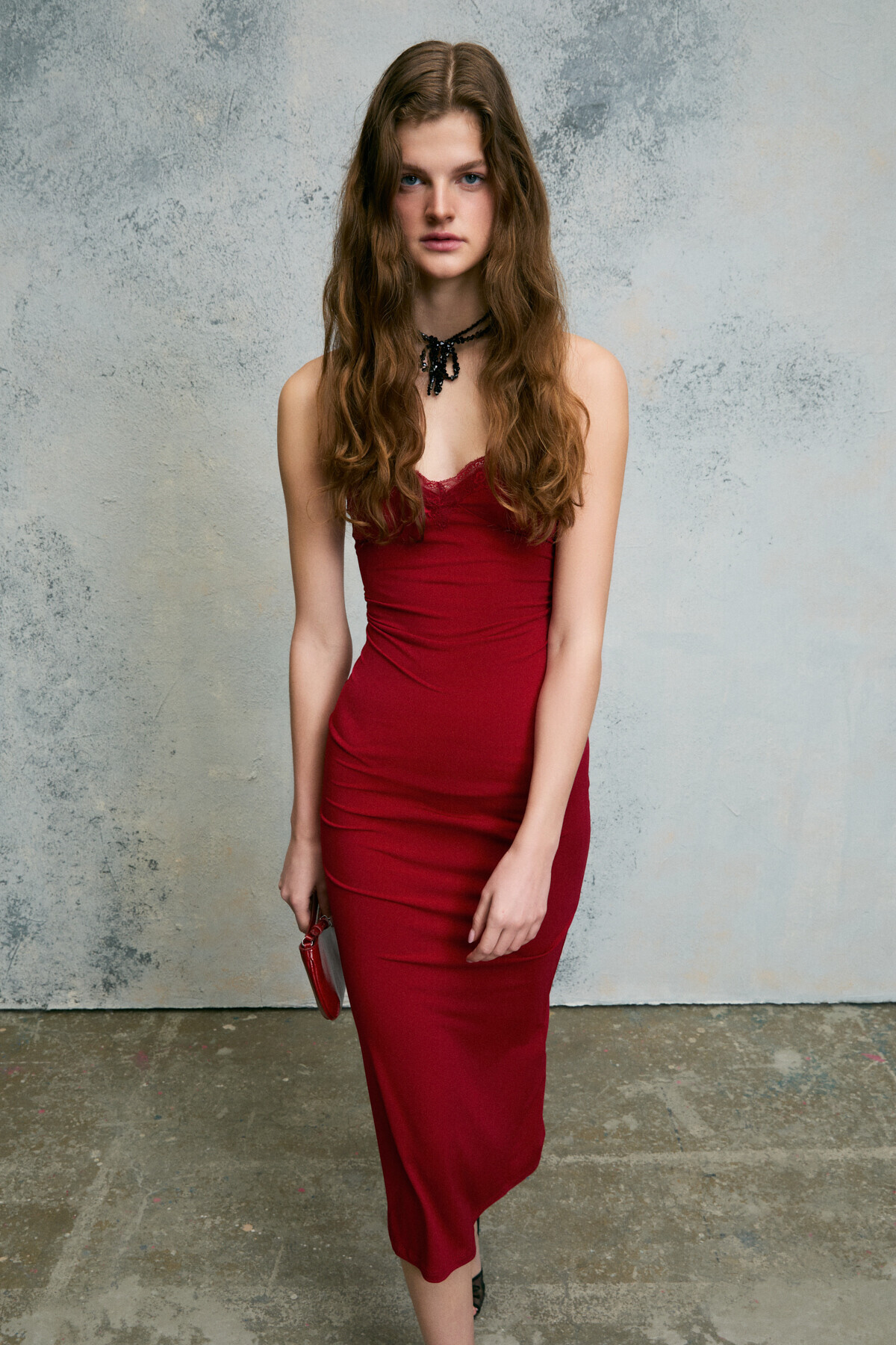 GRIMELANGE  HUNKEL Kadın Yumuşak Ve Esnek Kumaşlı Dantel Detaylı Askılı Uzun Kırmızı Elbise - Görsel 3