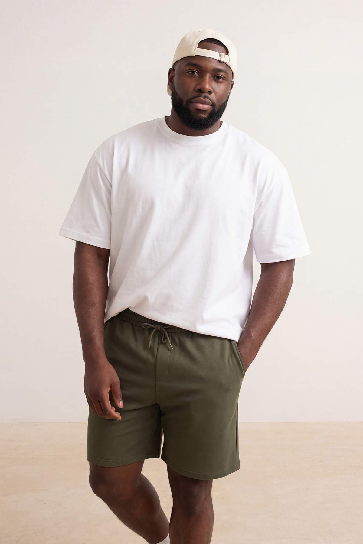 Trendyolmilla  Büyük Beden Siyah-Haki 2'li Paket Regular/Normal Kesim %100 Pamuklu Şort TMNSS24AP00000 - Görsel 3