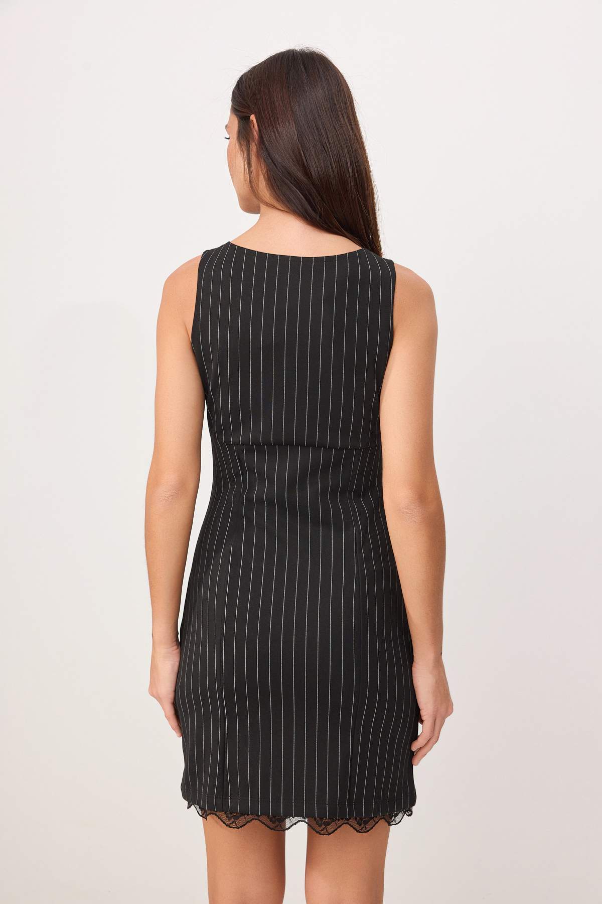 Trendyolmilla  Siyah Çizgili Fitted/Vücuda Oturan Dantel Detaylı Mini İnterlok Örme Elbise TWOSS26EL00756 - Görsel 4