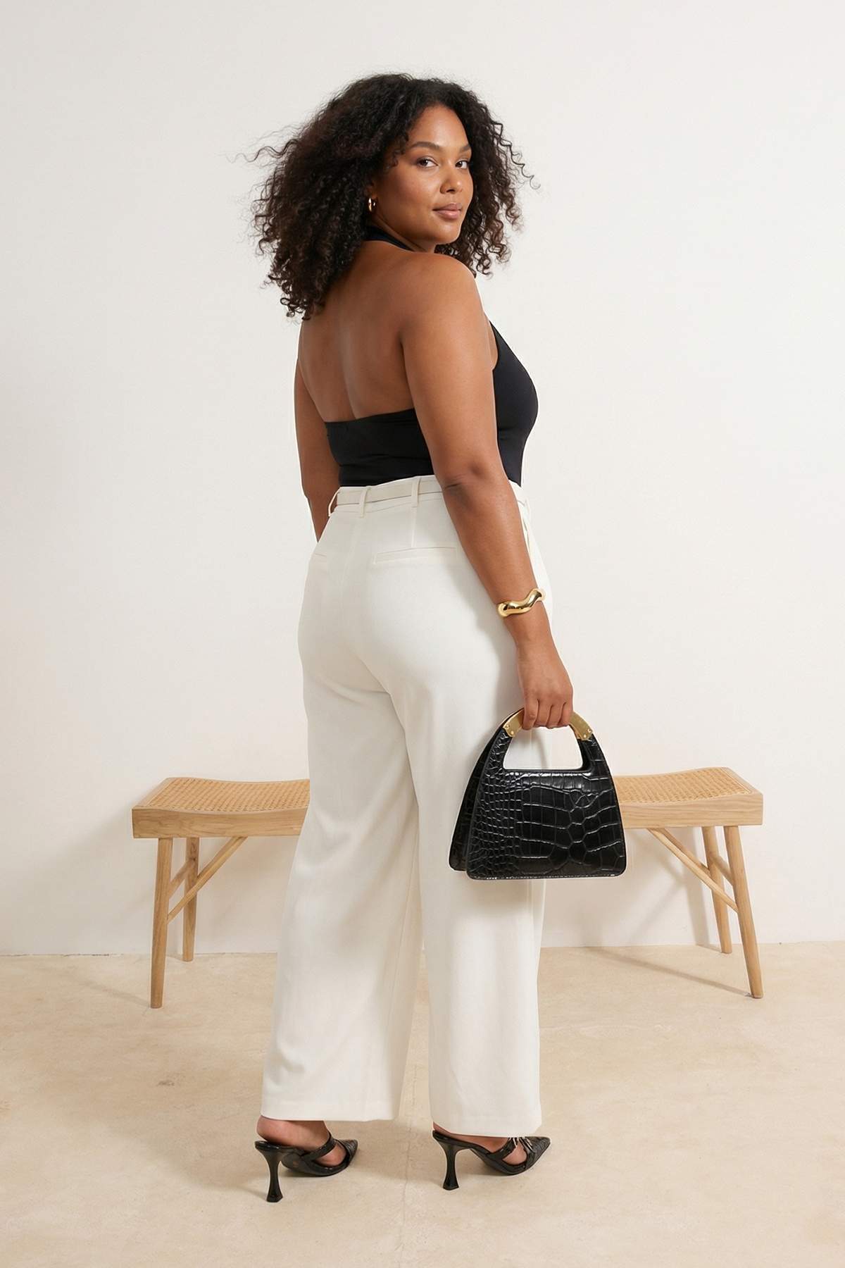 Trendyolmilla  Beyaz Kemerli Pilili Wide Leg/Extra Geniş Paça Dokuma Palazzo Pantolon TBBSS26AR00003 - Görsel 4