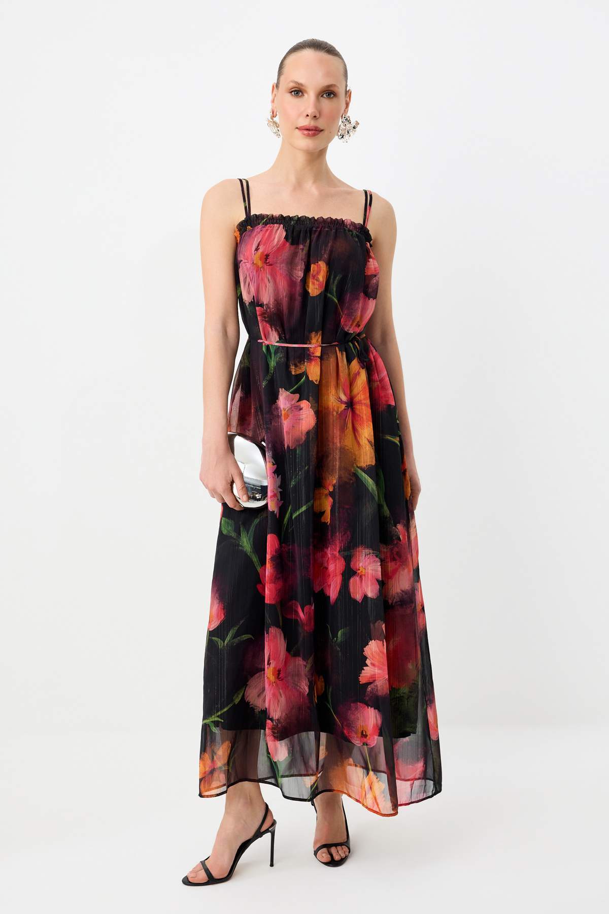 Trendyolmilla Çok Renkli Çiçek Desenli Maxi Şifon Dokuma Elbise TPRSS26EL00082