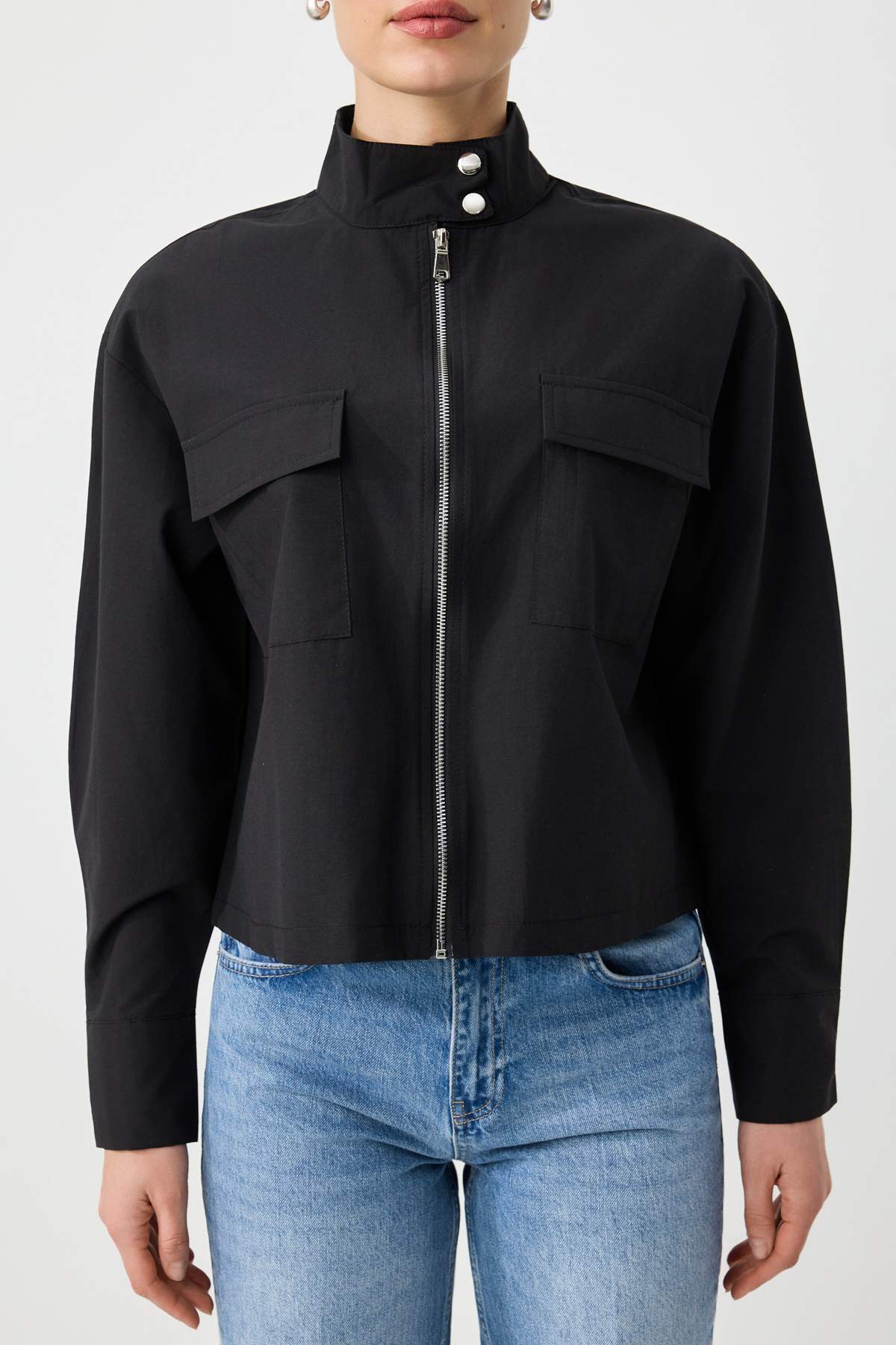 Trendyolmilla  Siyah Geniş Kalıp Fermuar Detaylı Dik Yaka Gömlek TWOSS26GO00183 - Görsel 3