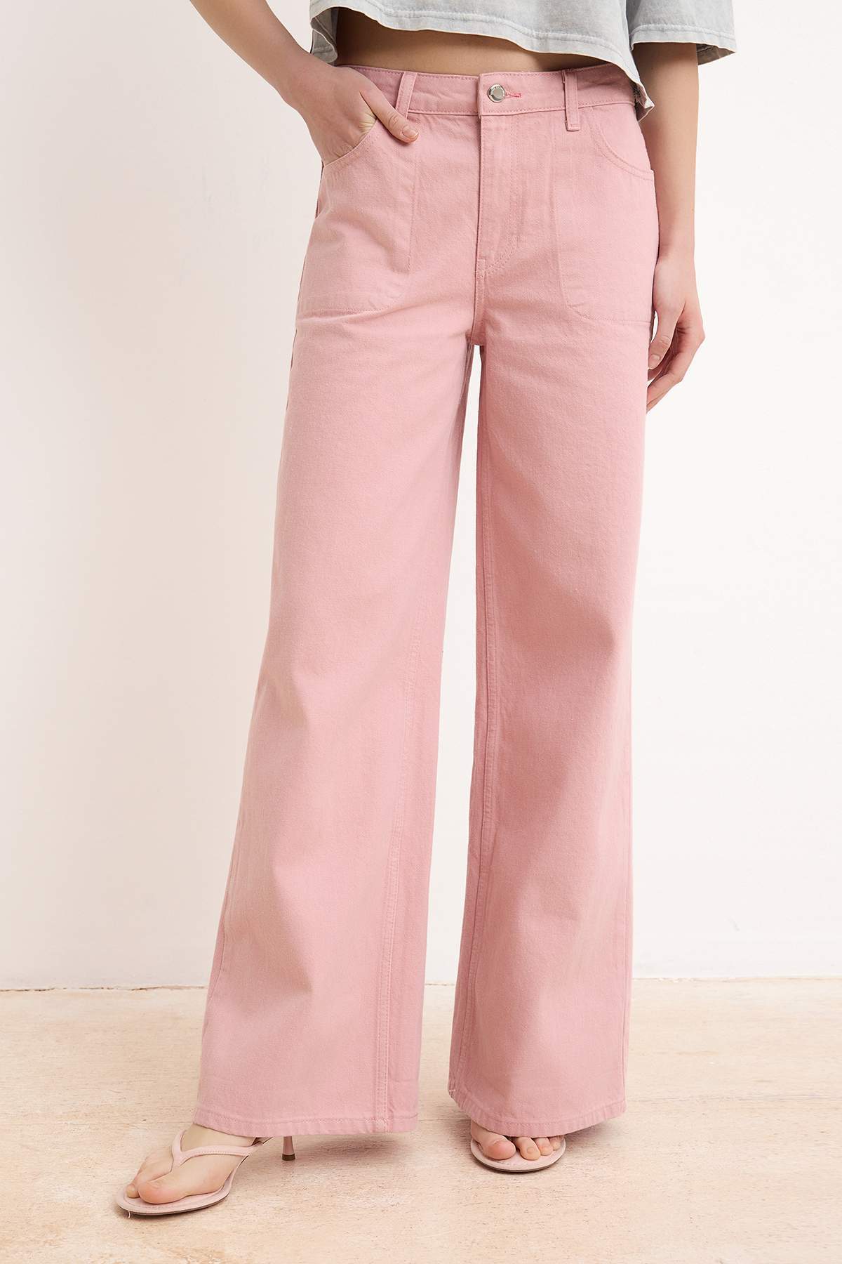 Trendyolmilla  Pembe Cep Detaylı Yüksek Bel Wide Leg Jeans TWOSS26JE00286 - Görsel 3