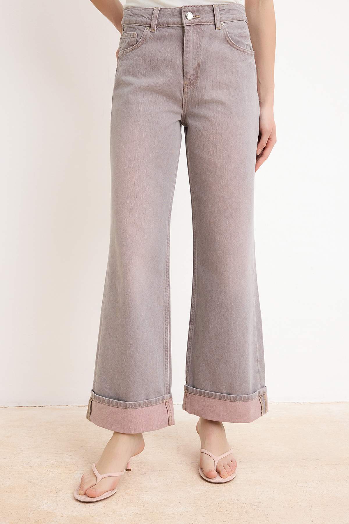 Trendyolmilla  Pembe Paça Katlamalı Vintage Yıkama Yüksek Bel Wide Leg Jeans TWOSS26JE00309 - Görsel 3