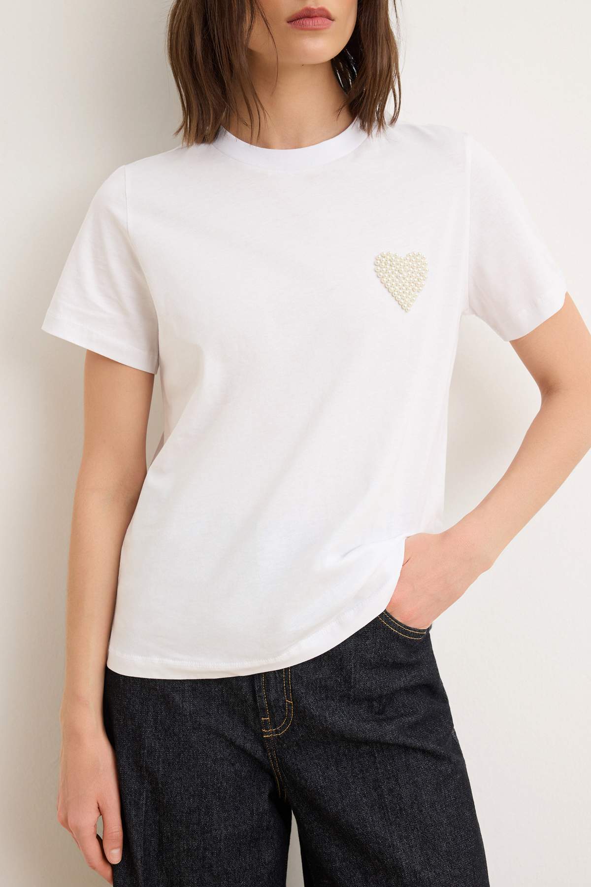 Trendyolmilla  Ekru Düz Regular Bisiklet Yaka Standart Kol Kısa Uzun %100 Pamuk Örme T-Shirt TWOSS26TS00249 - Görsel 3