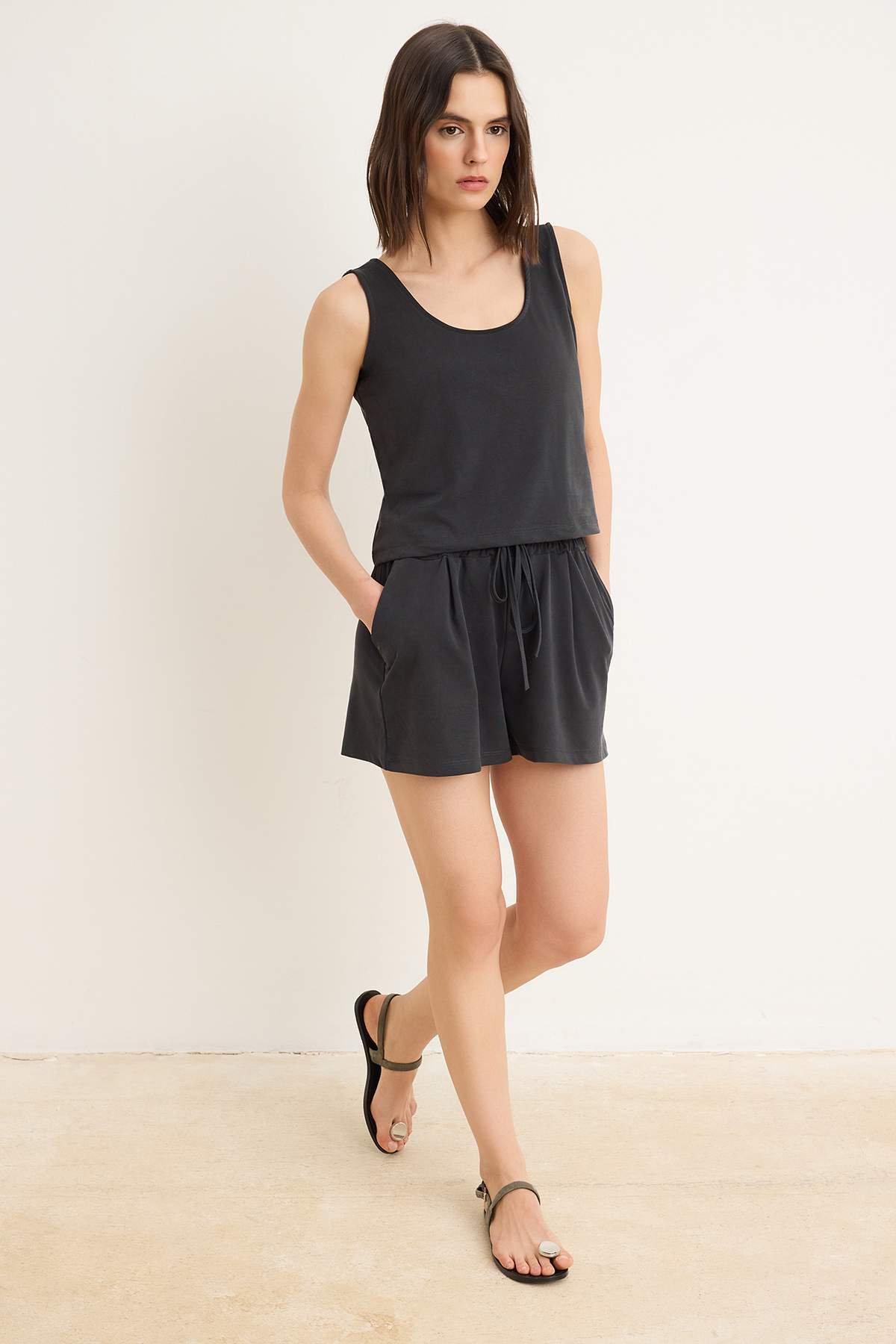 Trendyolmilla  Antrasit Relaxed Havuz Yaka Geniş Paça Kısa / Mini Modal Örme Alt Üst Takım TWOSS26AU00150