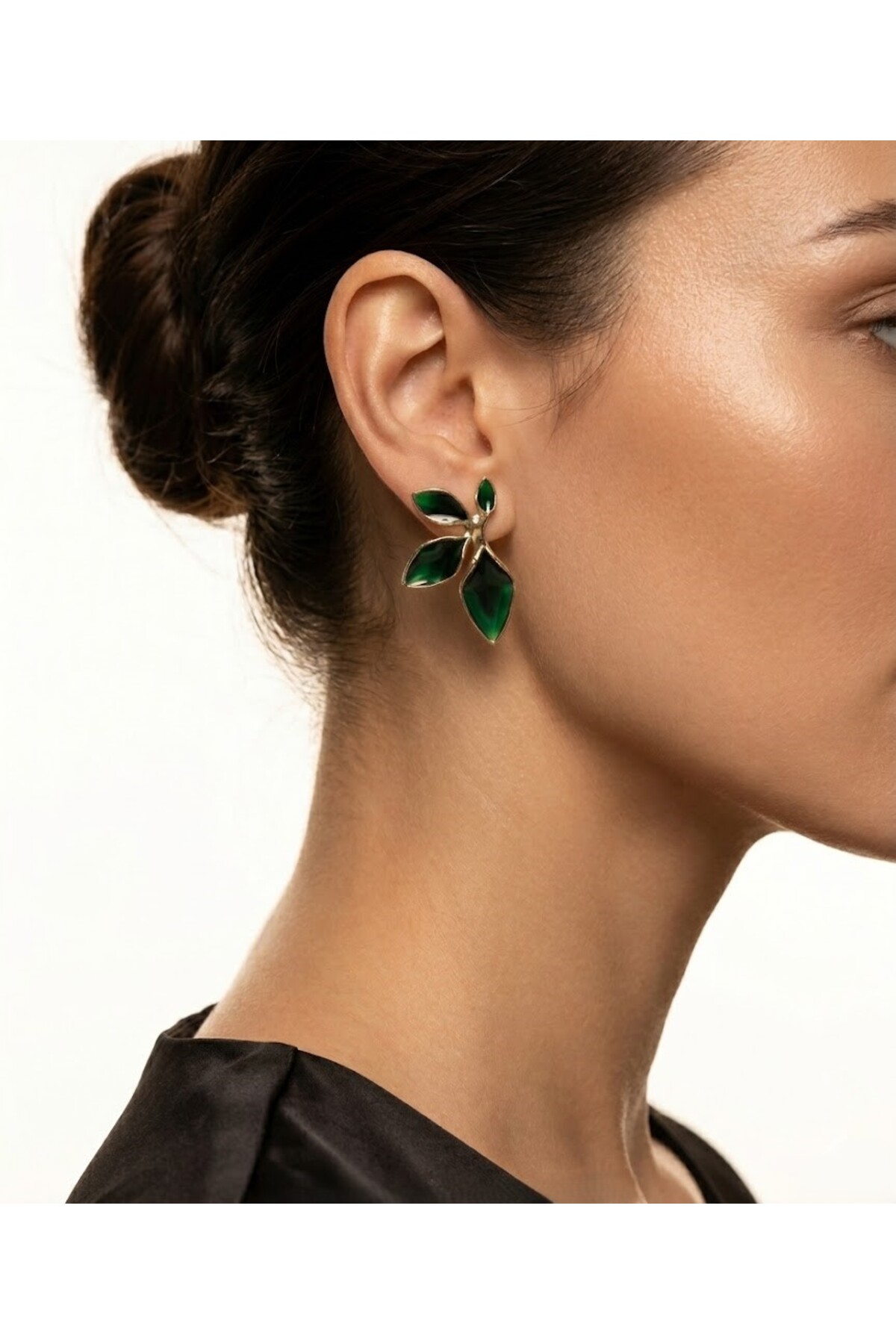 Women's Emerald Green Gold Color Leaf Model Elegant Earrings