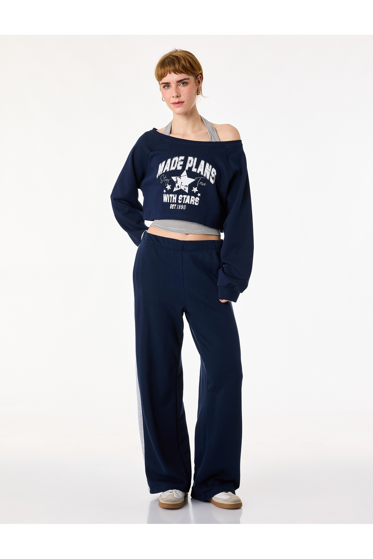 Koton  Rahat Kalıp Uzun Kollu Boyundan Bağlama Detaylı Crop Baskılı Sweatshirt - Görsel 2