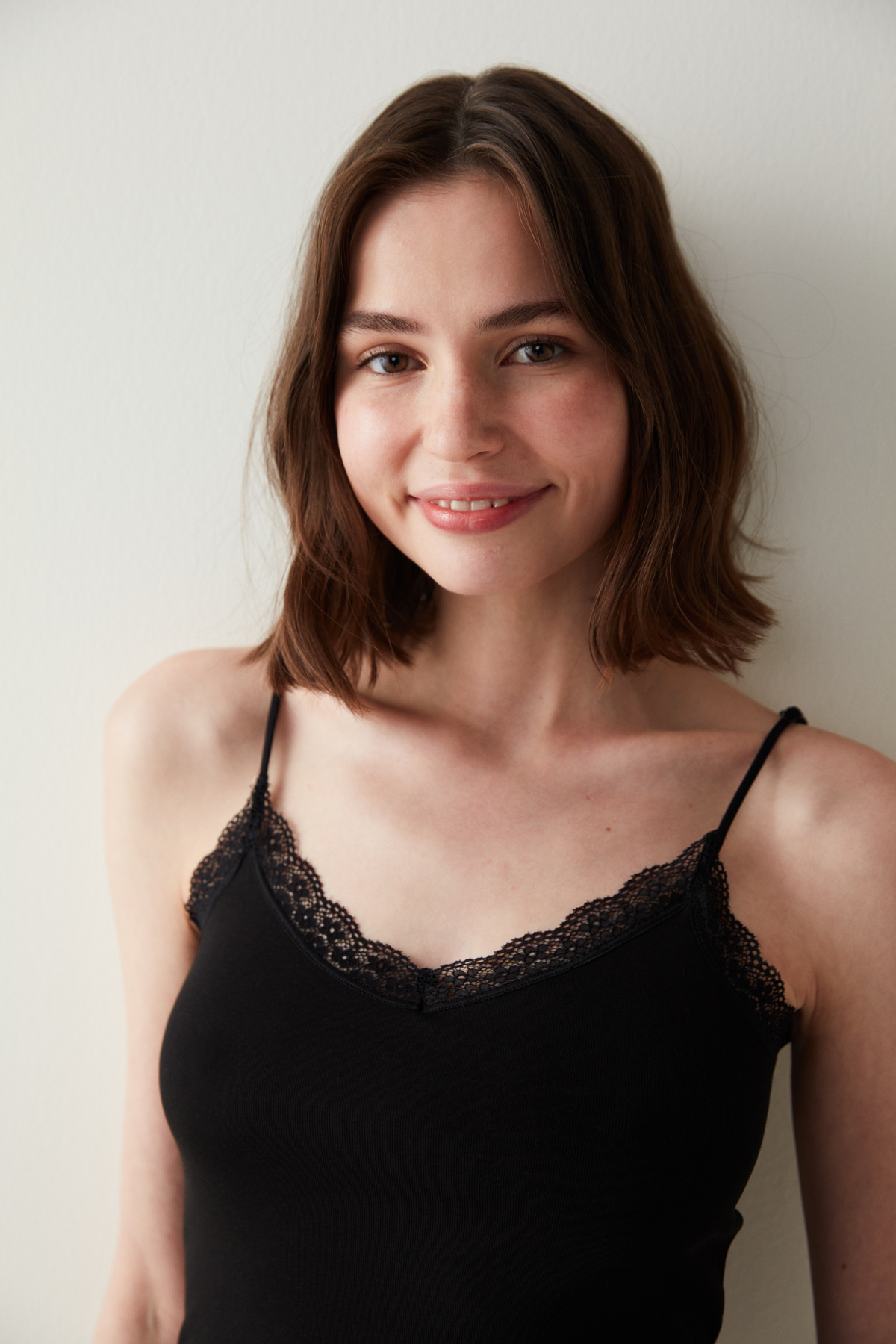 Penti  Siyah İnce Askılı Dantel Detaylı Atlet - Görsel 3