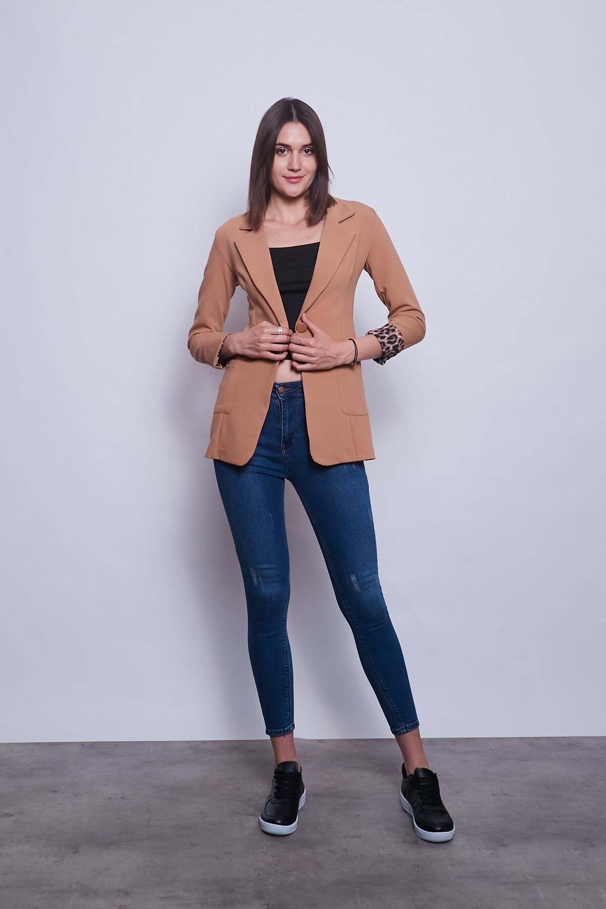Foldable Cotton Fabric Blazer Office Jacket with Collared Pockets and Long Sleeve
