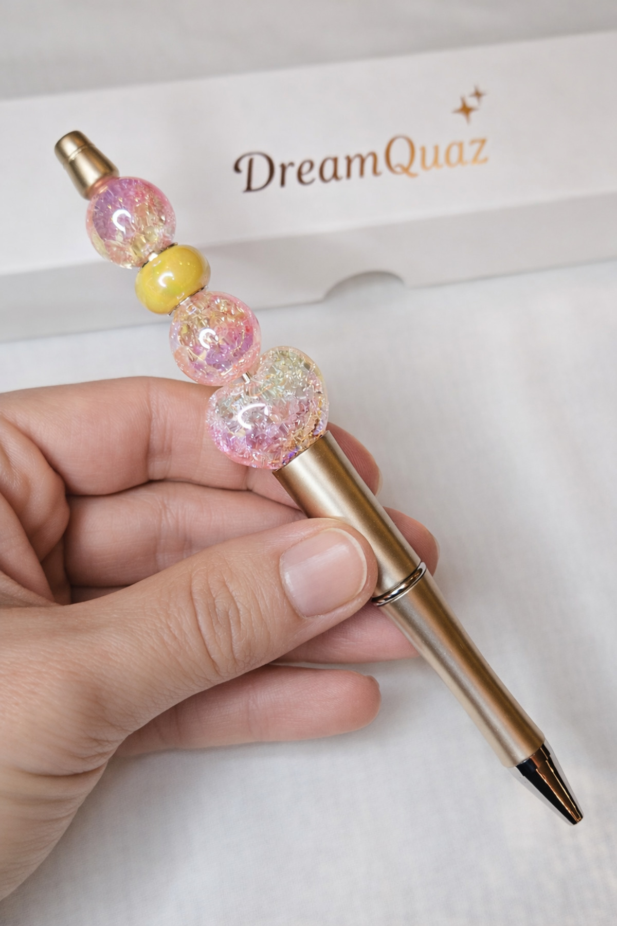 DreamQuaz Kalp Detaylı Işığı Yansıtan Parlak Boncuklu Özel Tasarım Gradyan Renkli Tükenmez Kalem - Farklı Renk Seçenekli
