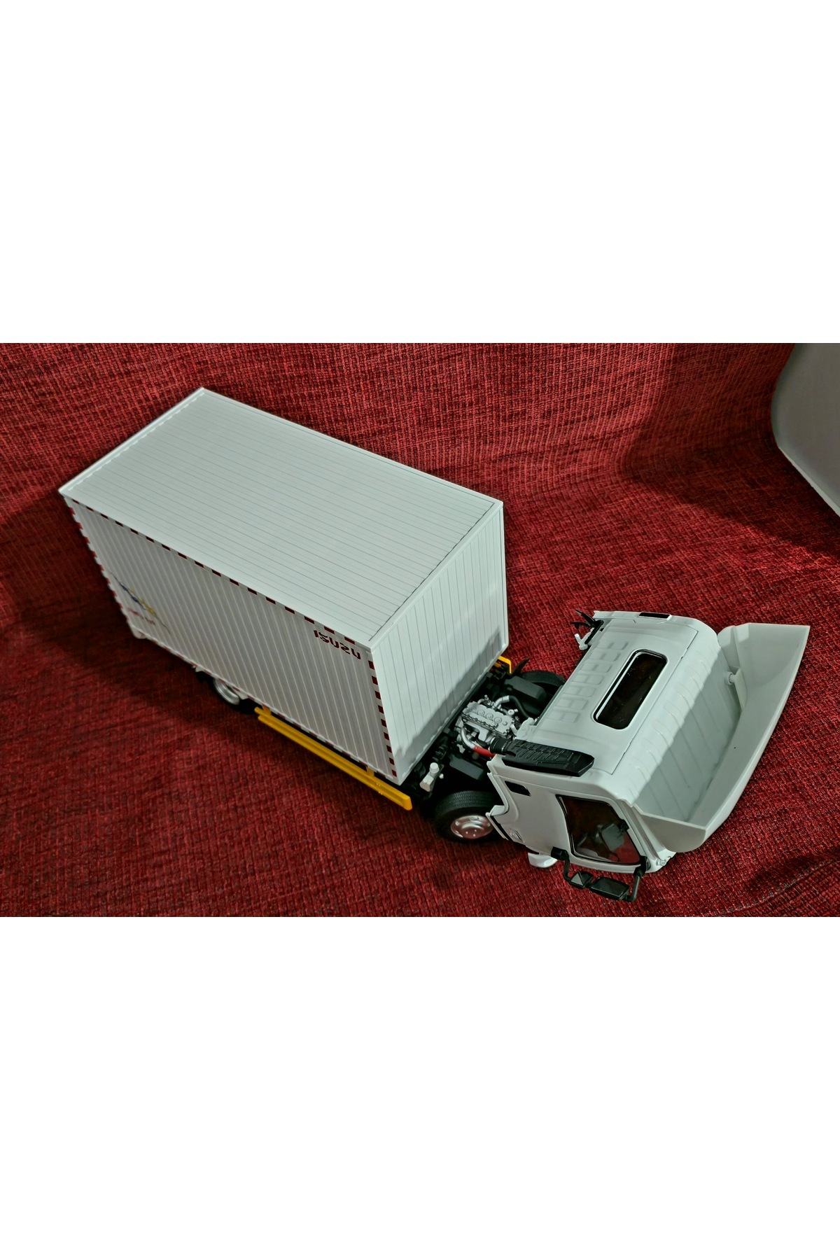 Diecast ISUZU NPR KAMYON 1:18 - Fiyatı