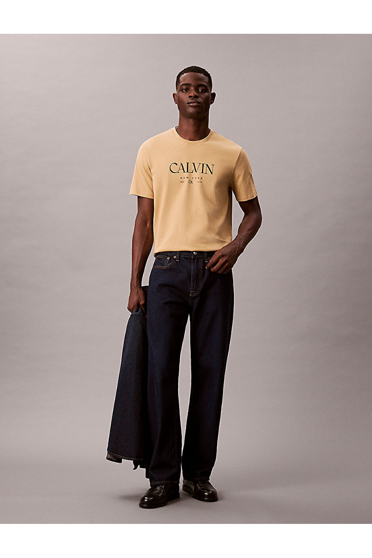 تیشرتمردانهCalvin Kleinرنگارنگ