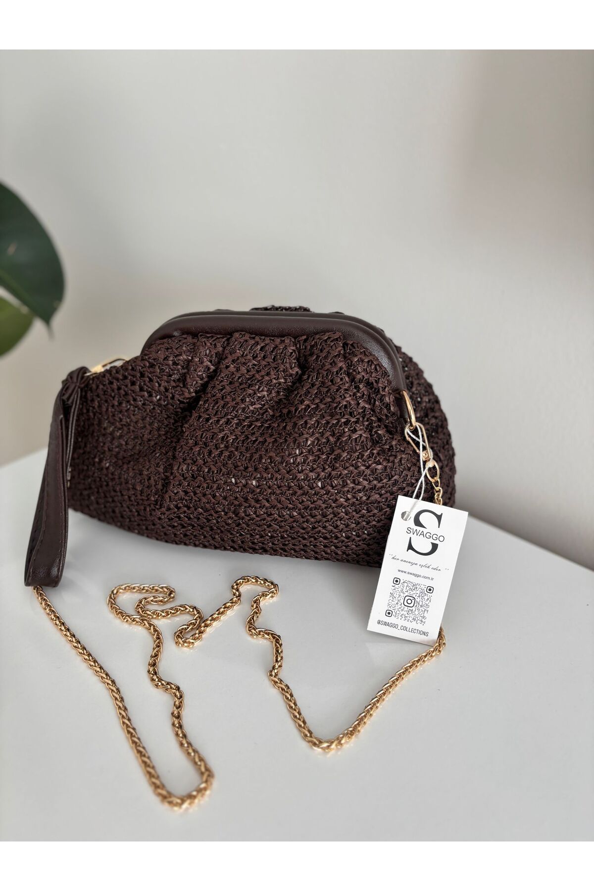 Women's Clutch Bag with Straw Leather Detail