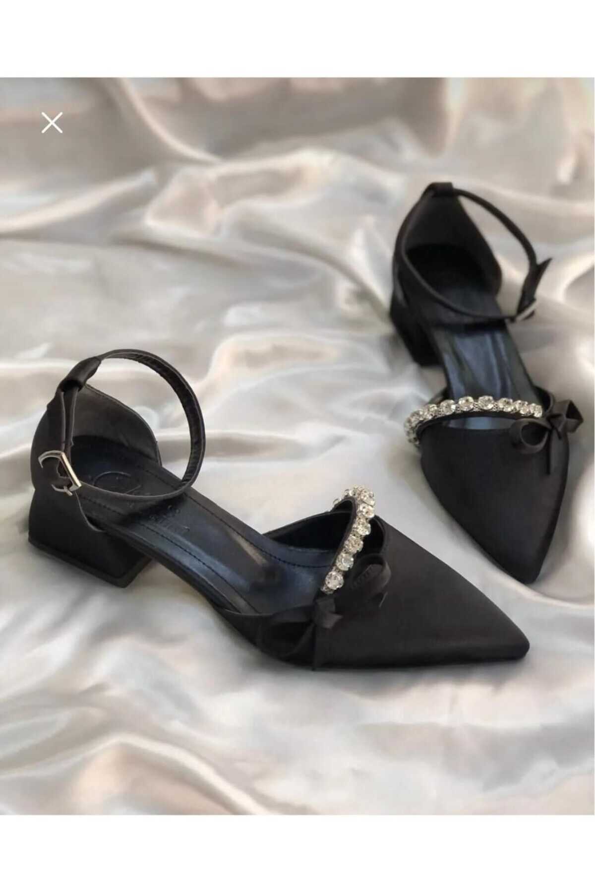 GEMMED BOWKNOT HEELED SATIN SHOES