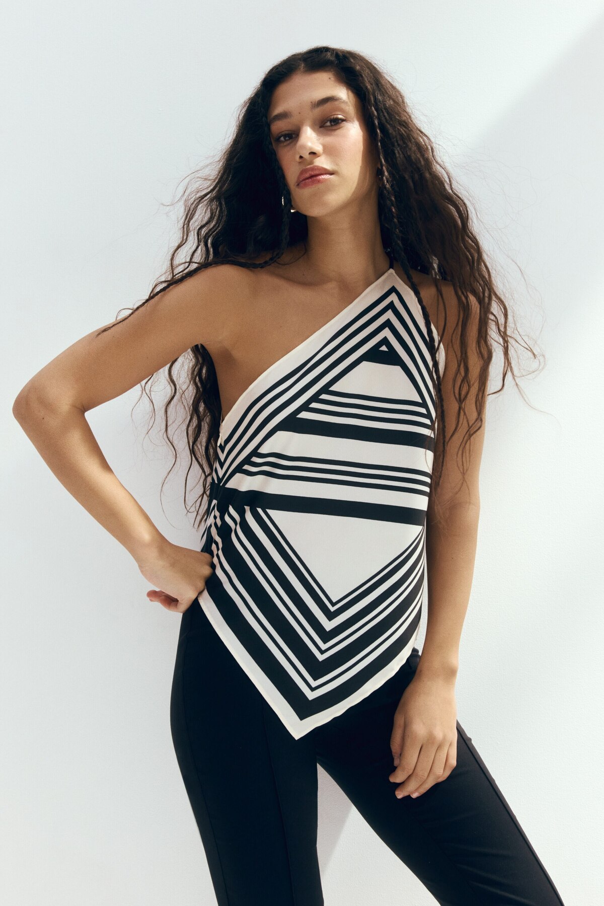 H&M  Şal Görünümlü ve Tek Omuzlu Üst